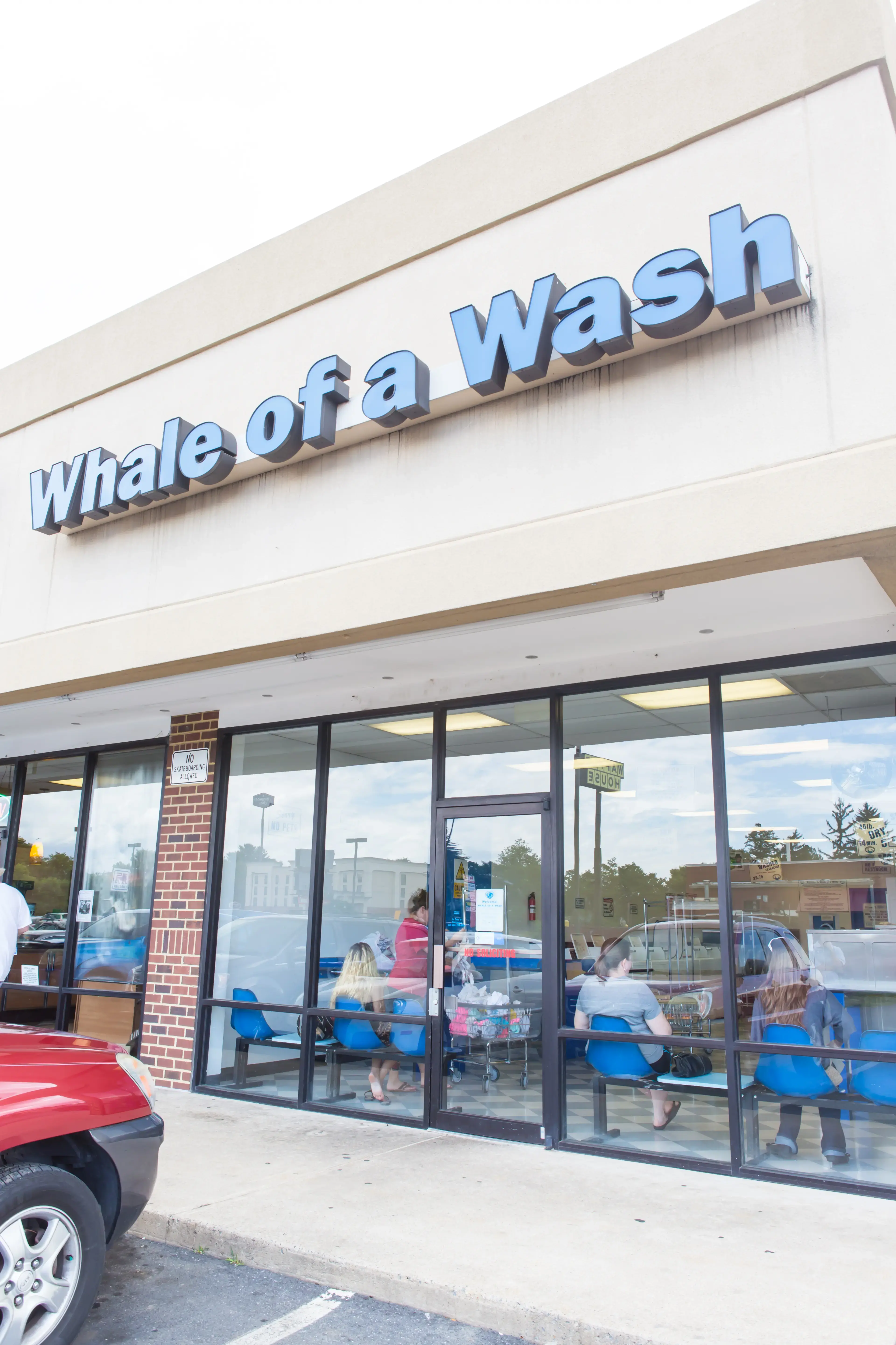 Whale of a Wash Laundromat - Image 14
