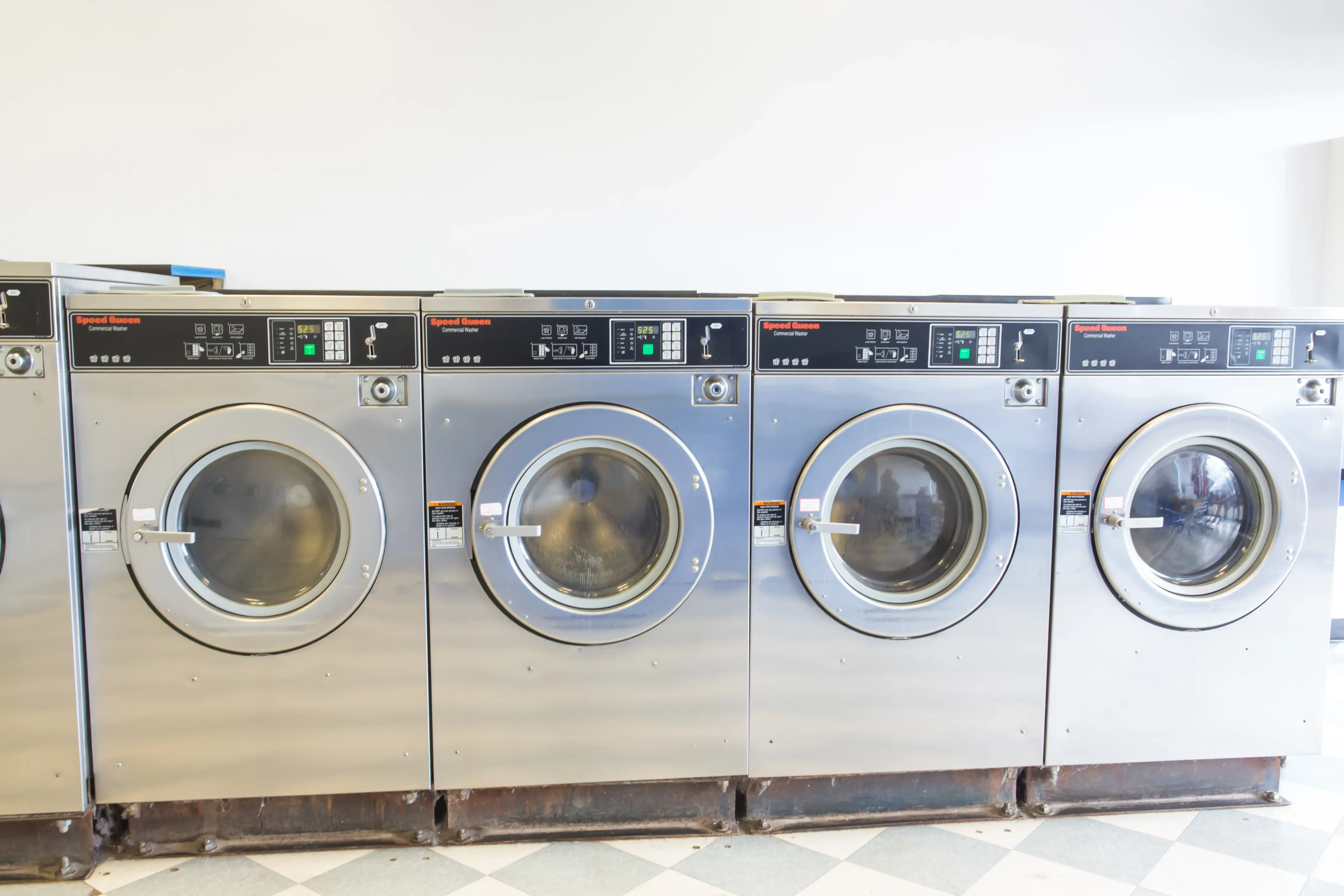 Whale of a Wash Laundromat - Image 12