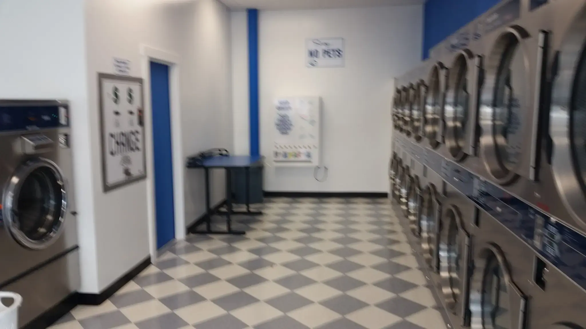 Whale of a Wash Laundromat thumbnail 9