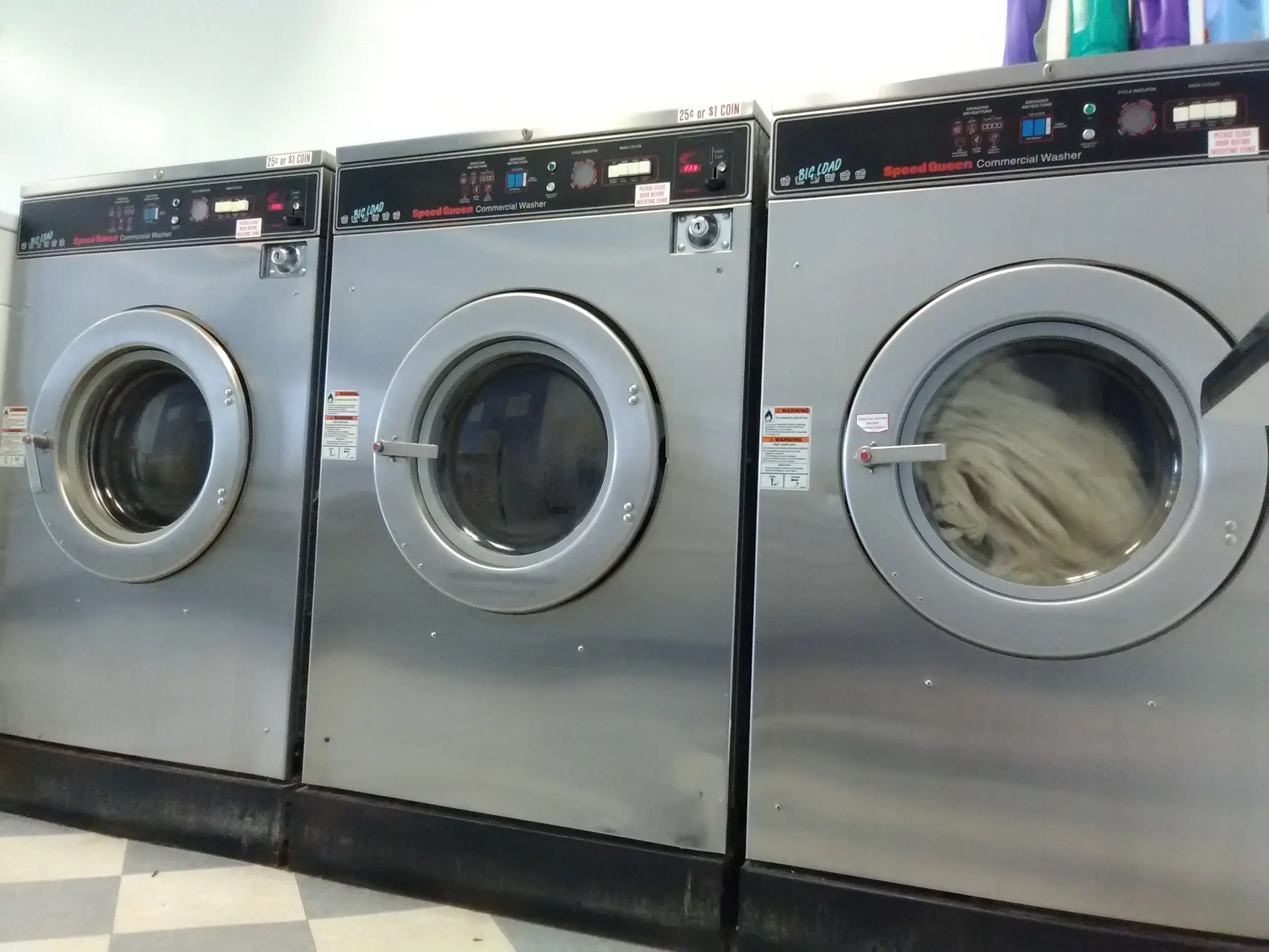 Whale of a Wash Laundromat thumbnail 15
