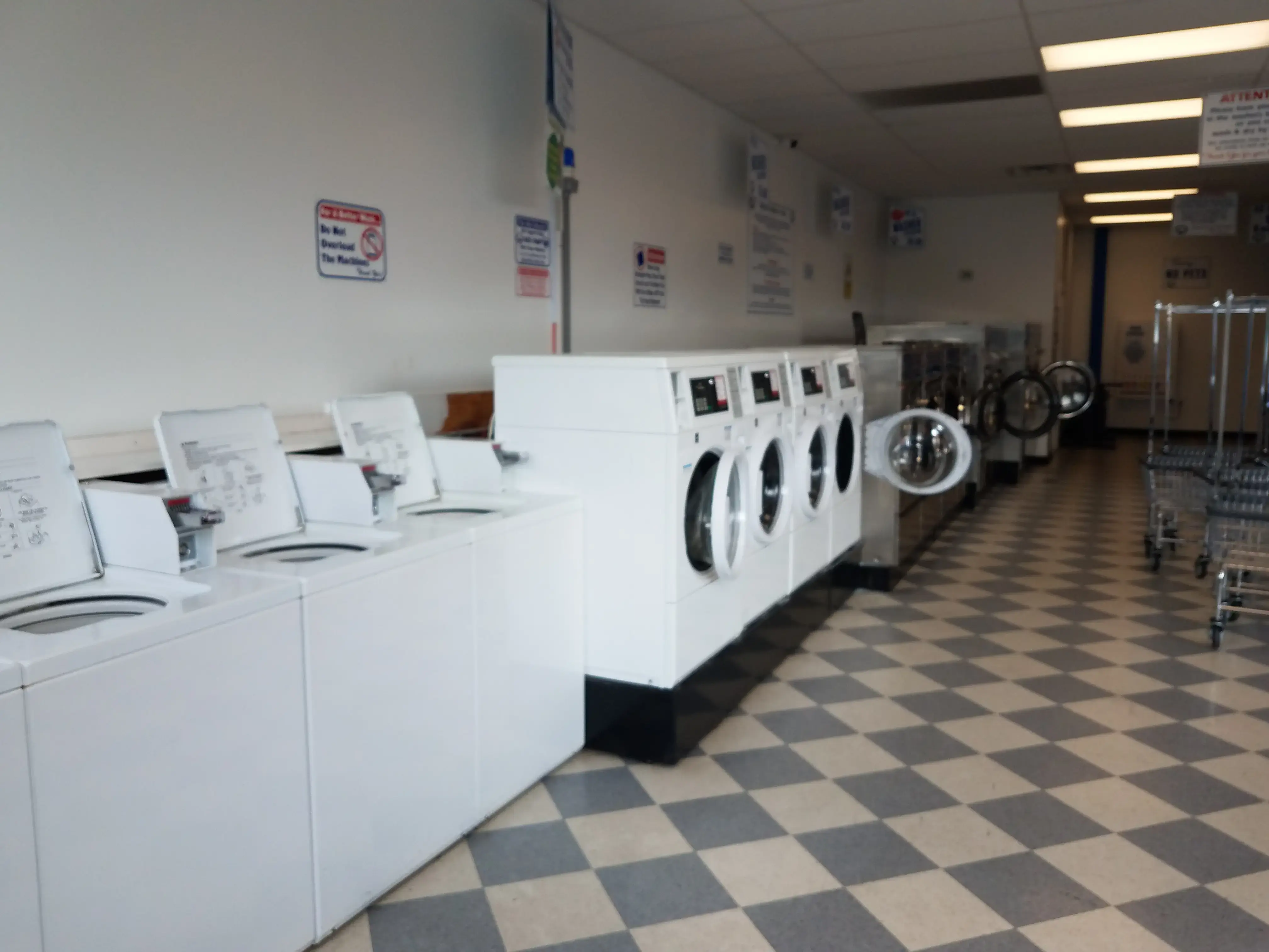 Whale of a Wash Laundromat - Image 16
