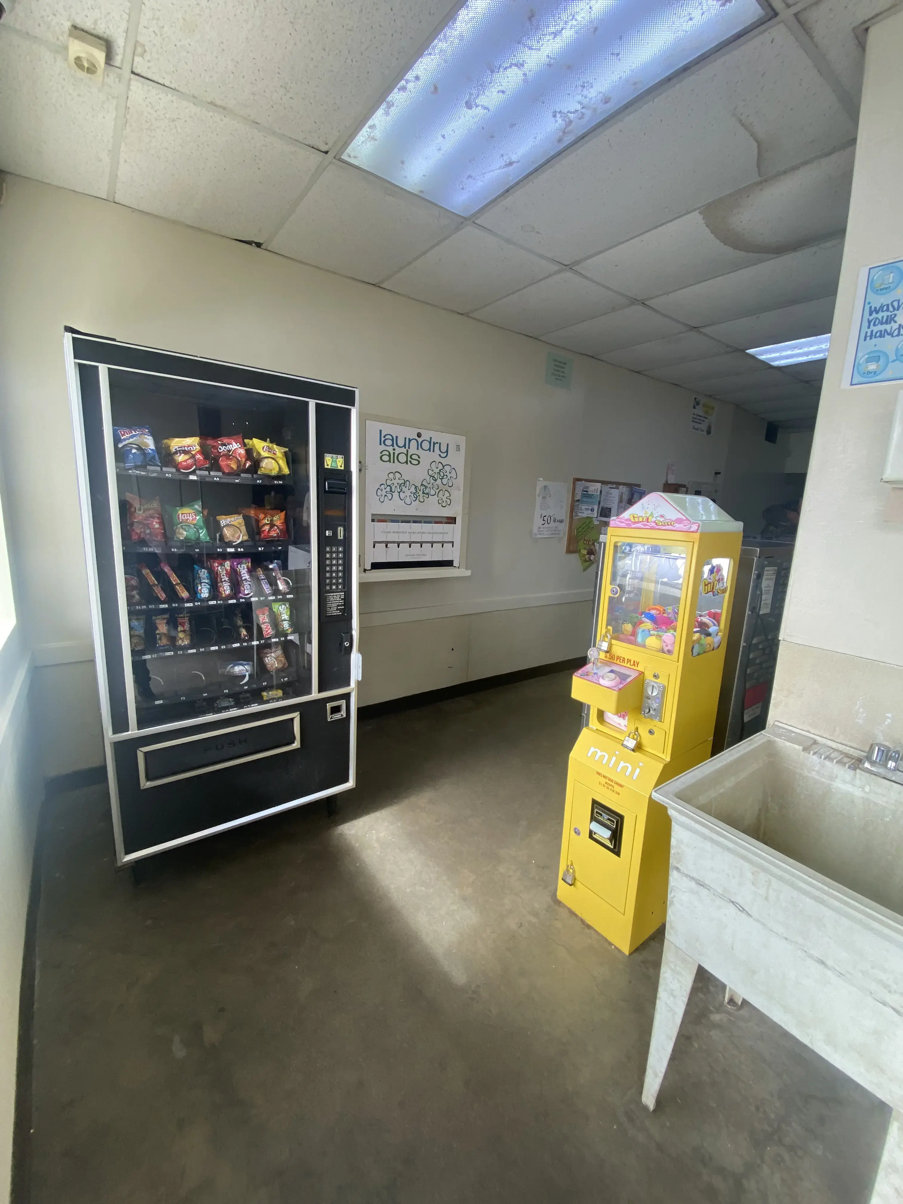 Wheatland Laundromat - Image 4