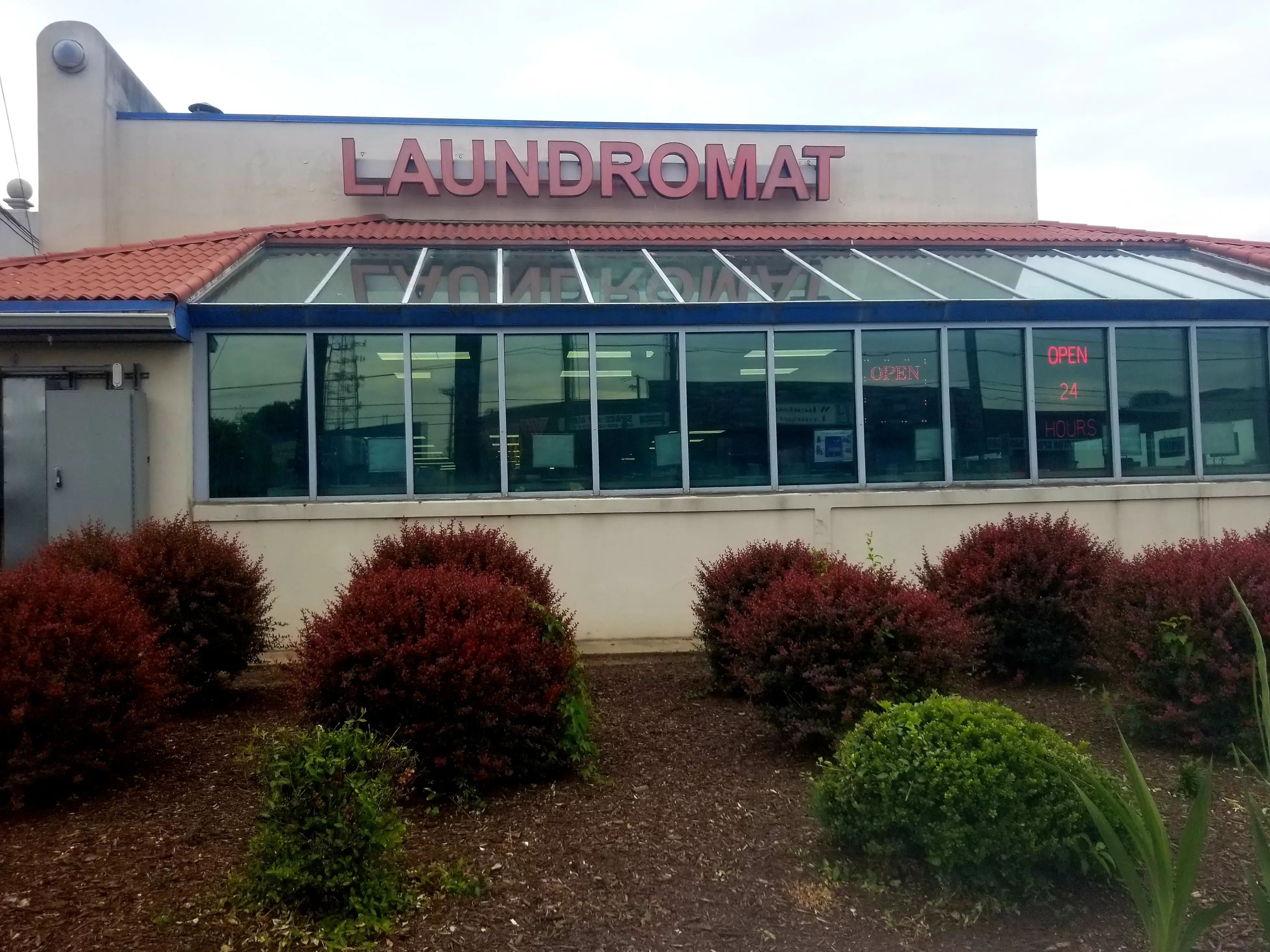 Wheaton Laundromat - Image 2