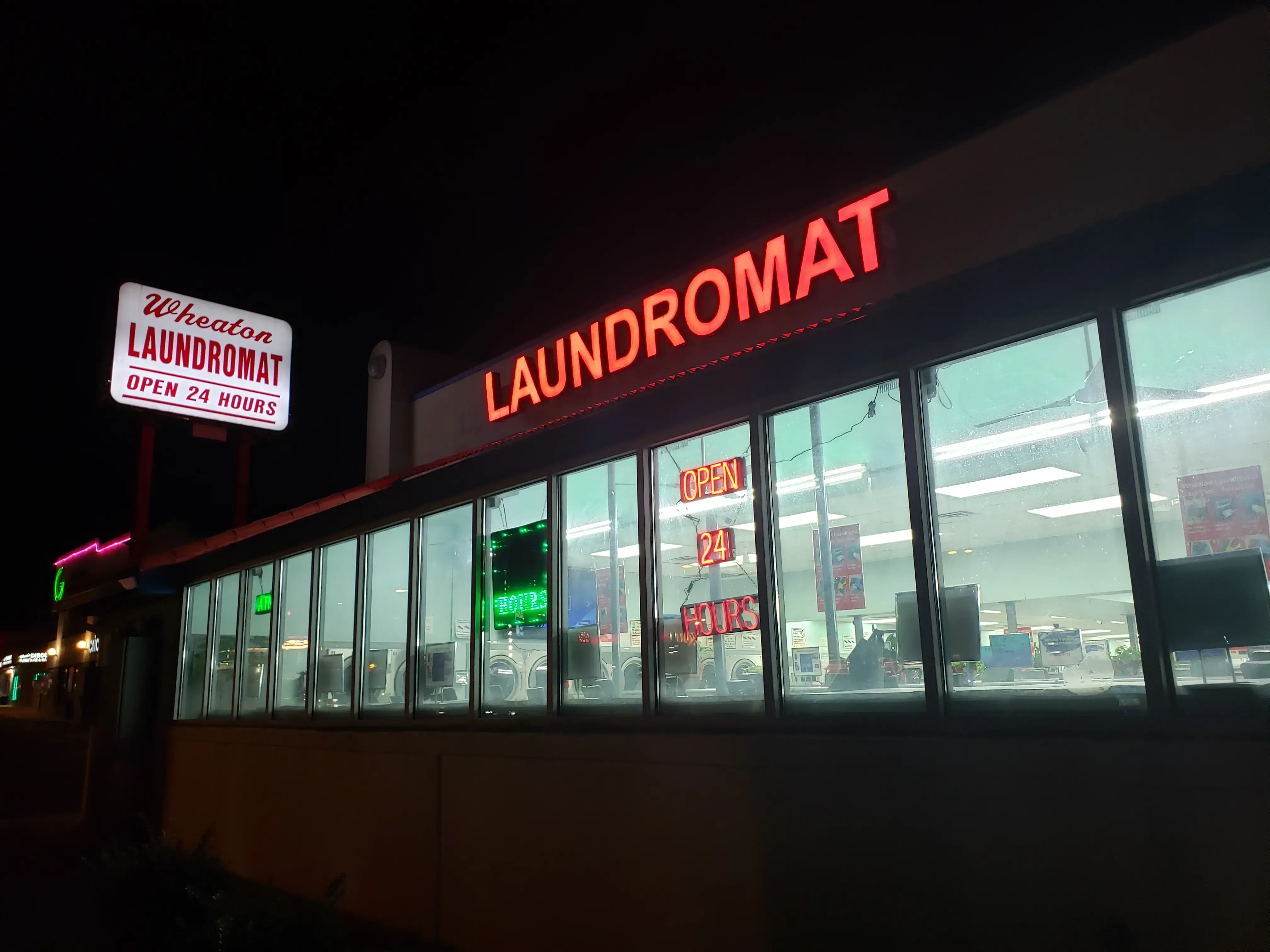 Wheaton Laundromat - Image 13