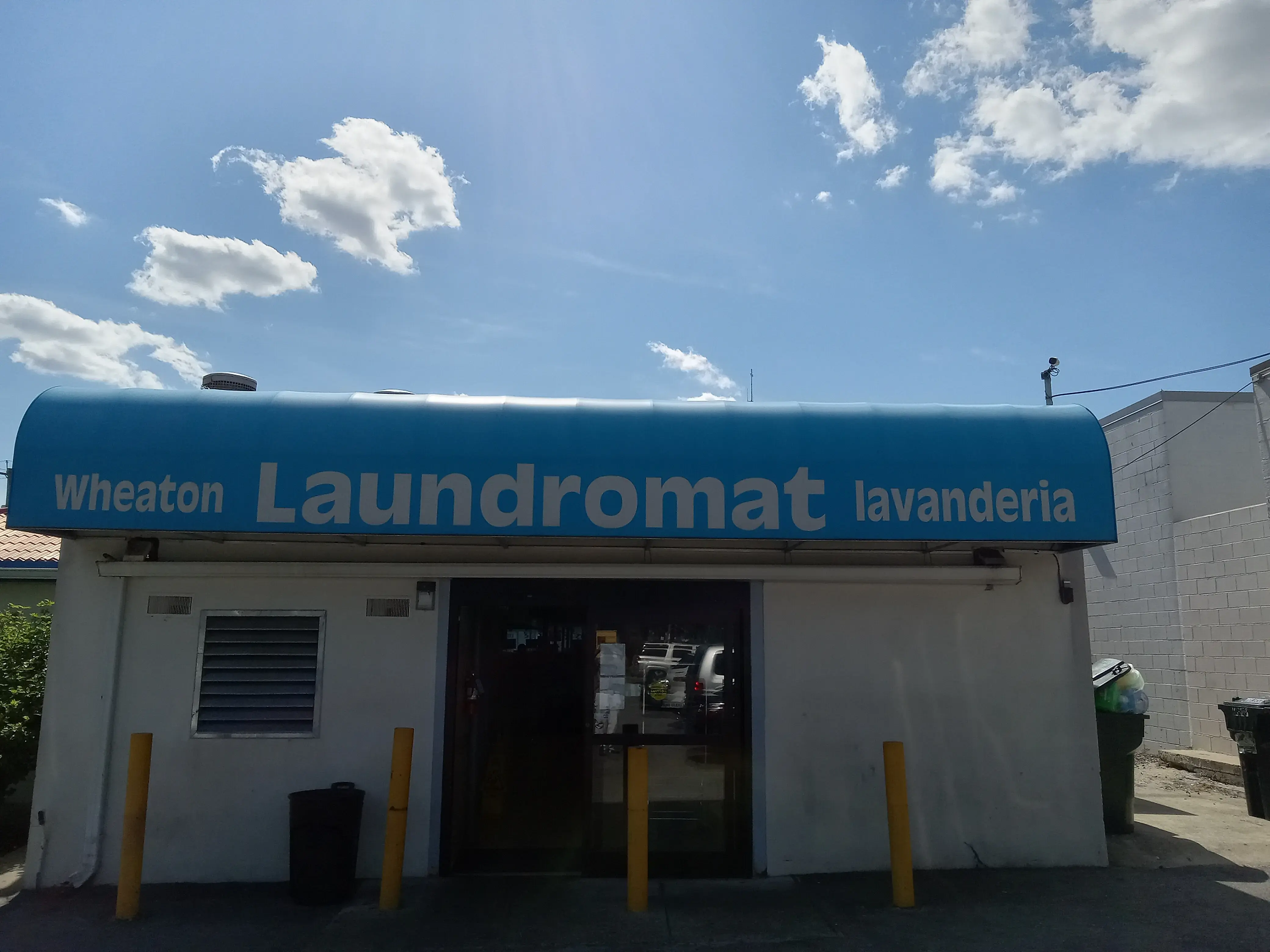 Wheaton Laundromat thumbnail 17