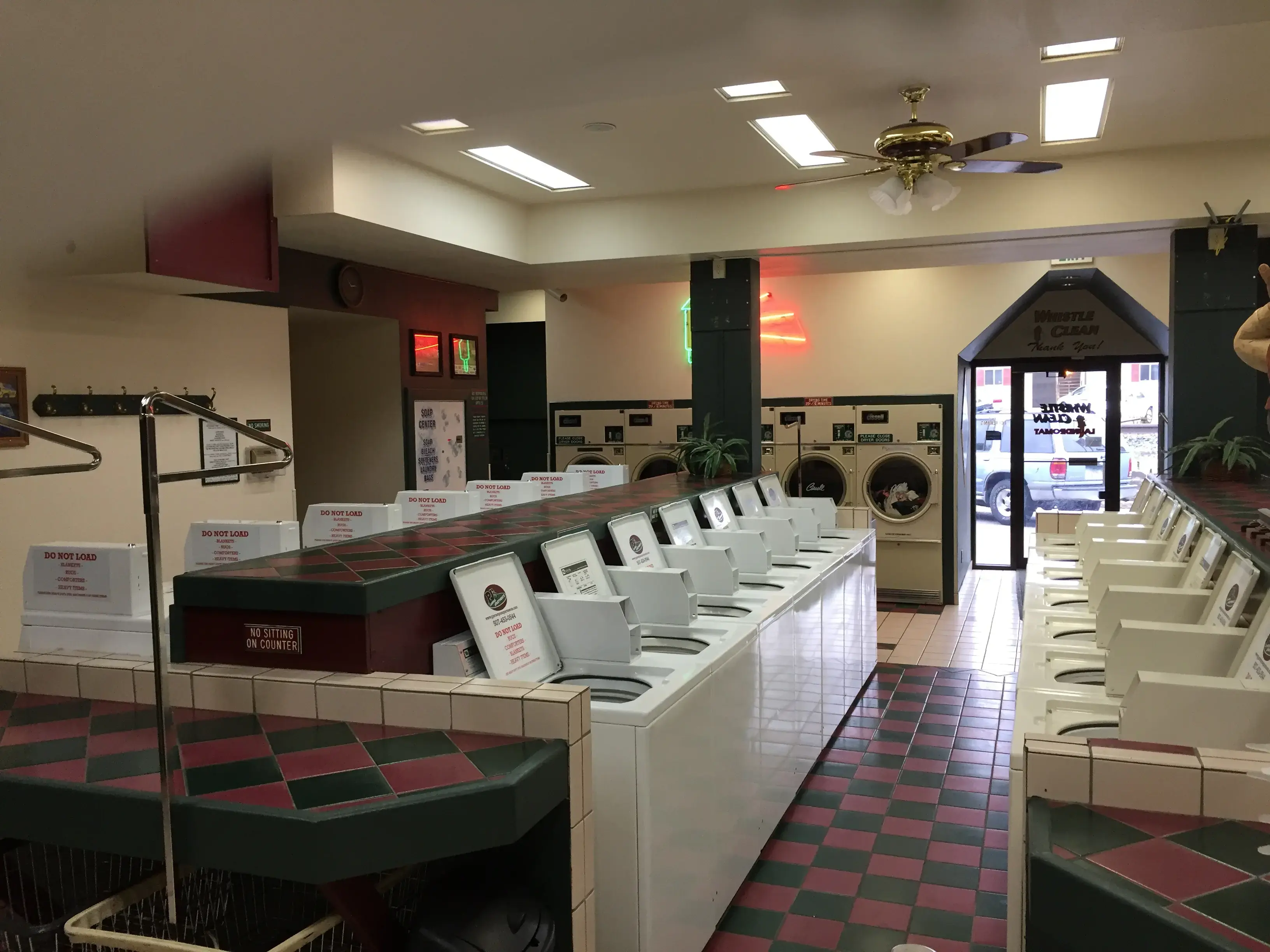 Whistle Clean Laundromat - Image 13