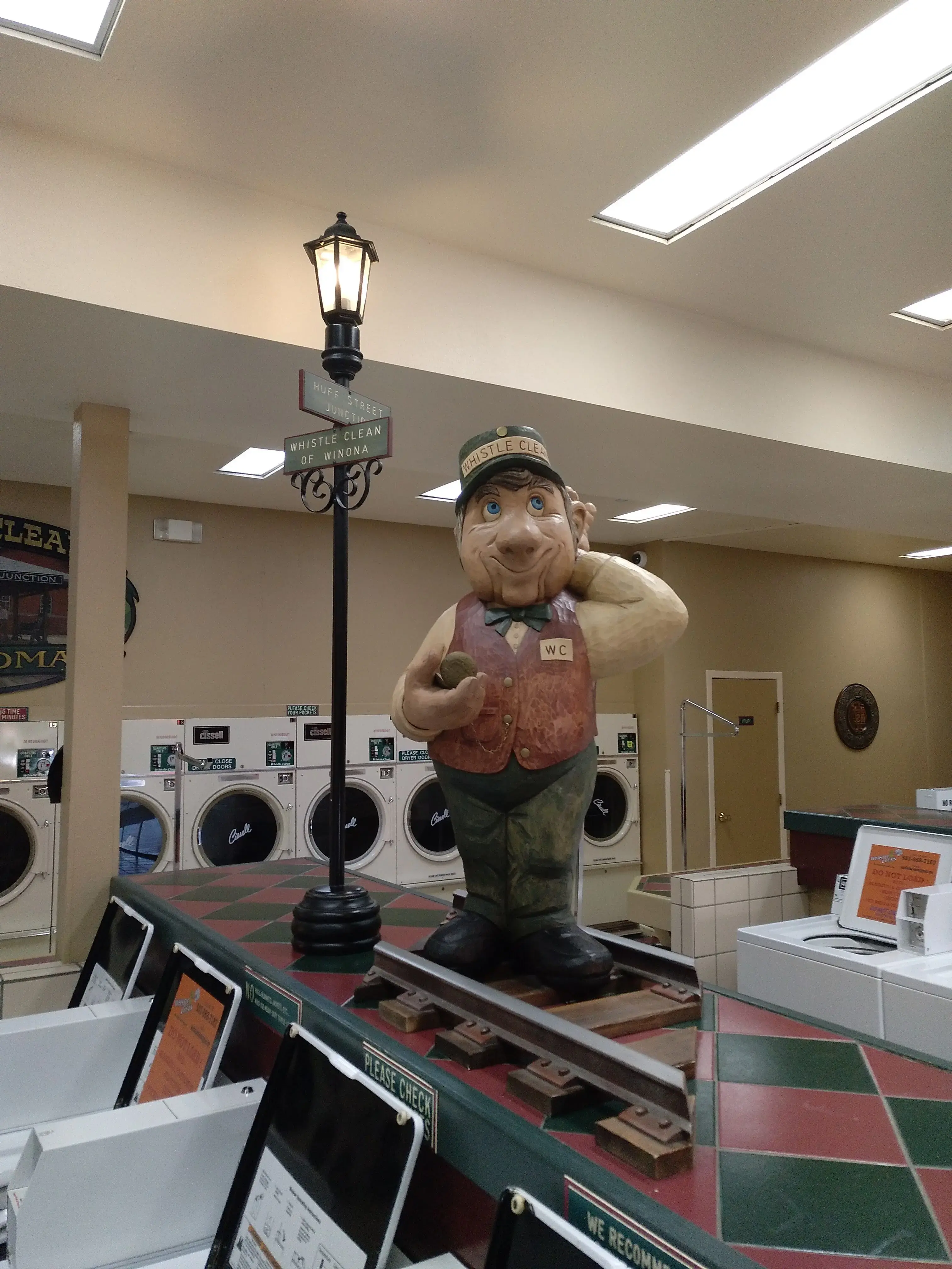 Whistle Clean Laundromat - Image 2