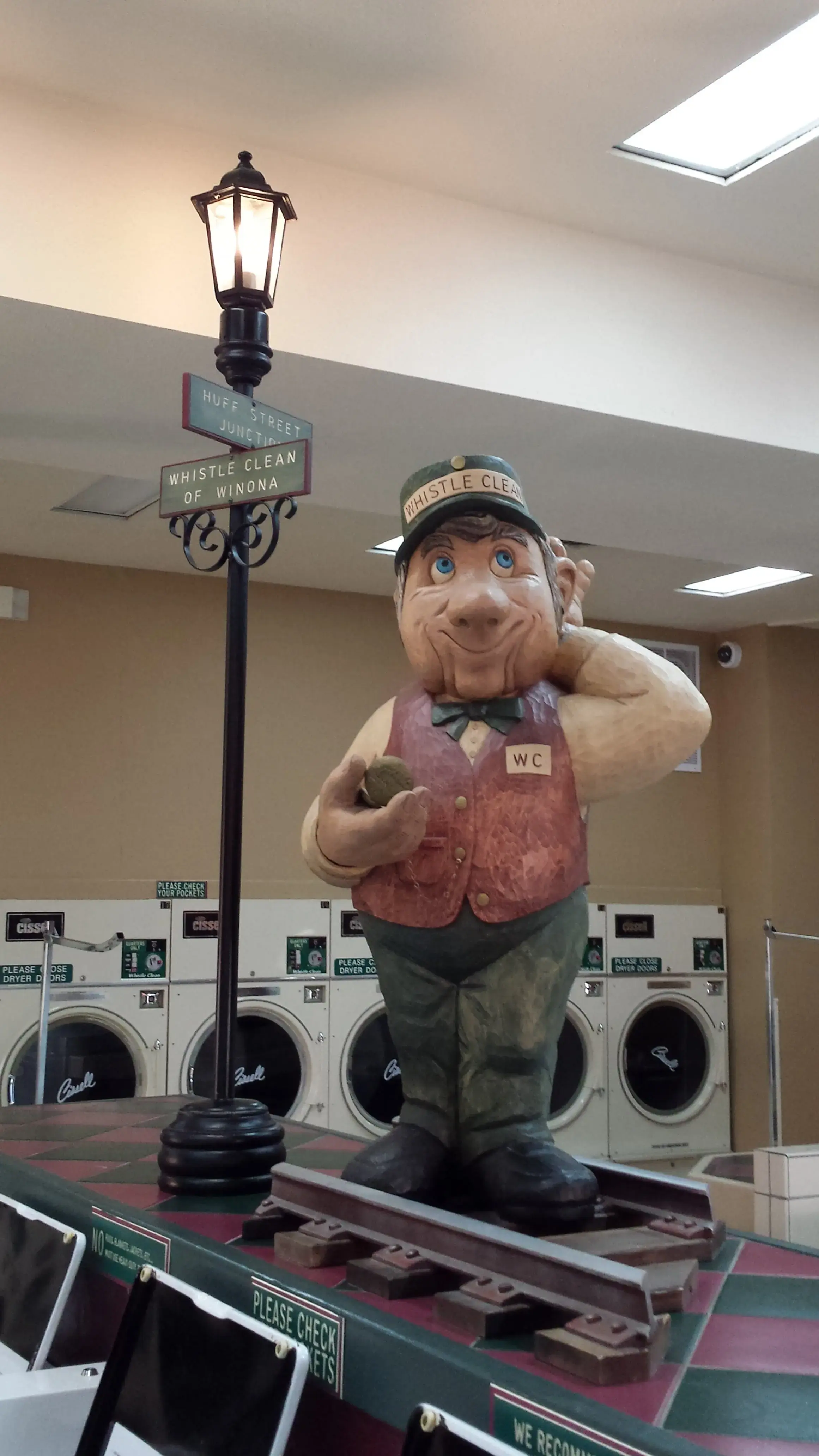Whistle Clean Laundromat thumbnail 4