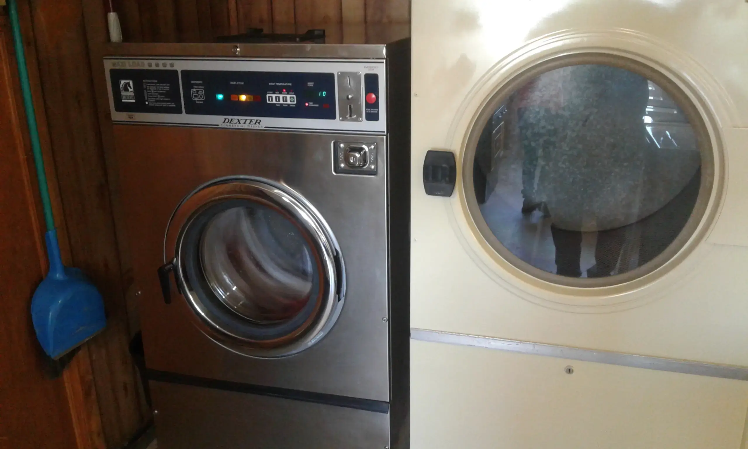 Whistle Stop Laundry Shop thumbnail 5