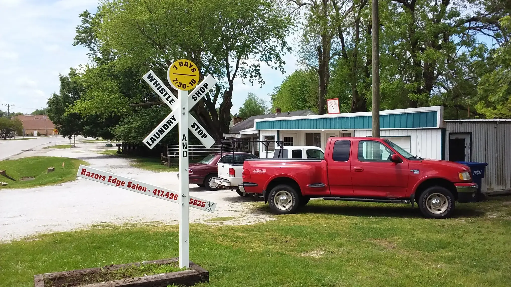 Whistle Stop Laundry Shop thumbnail 1