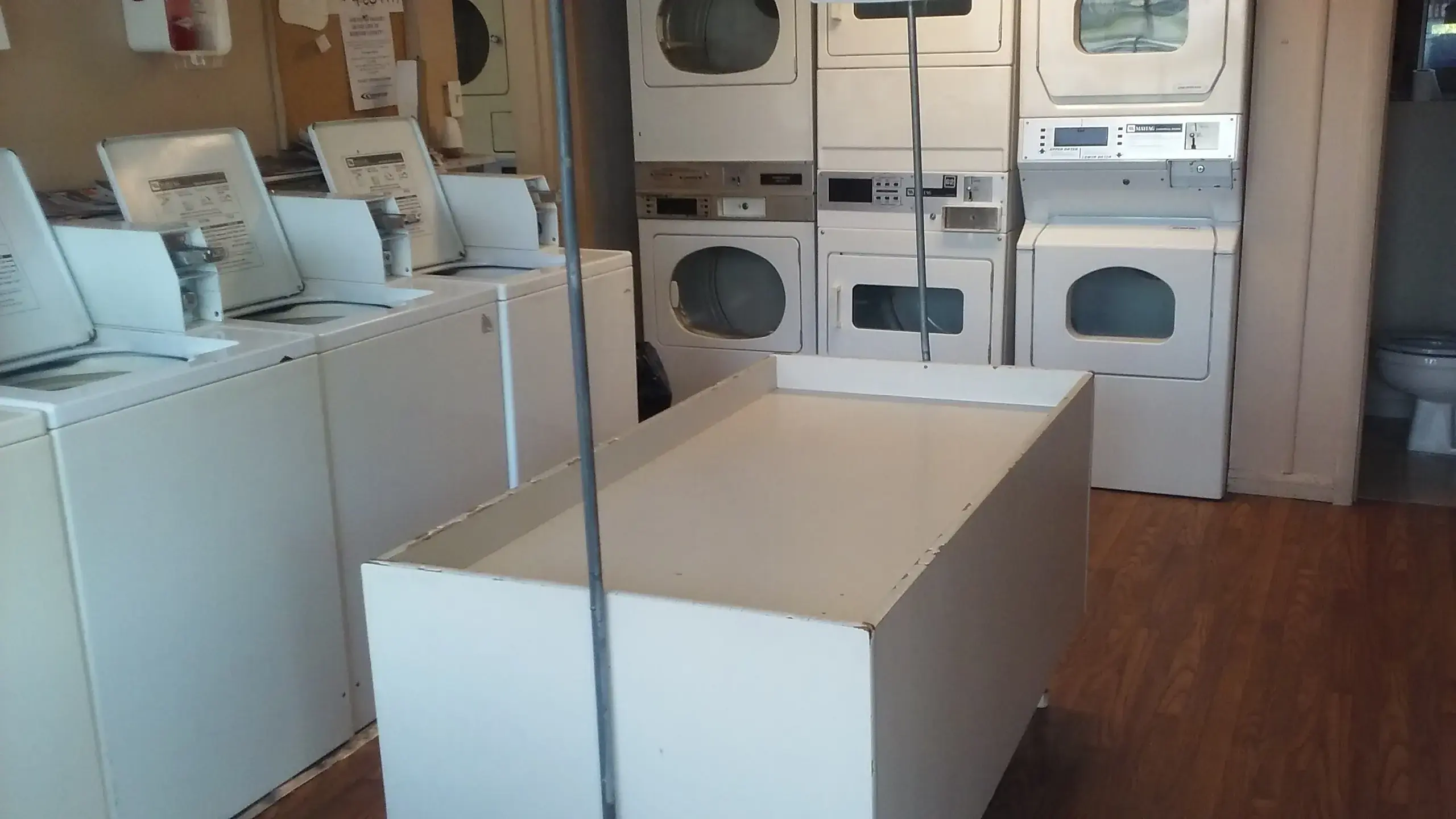 Whistle Stop Laundry Shop thumbnail 4