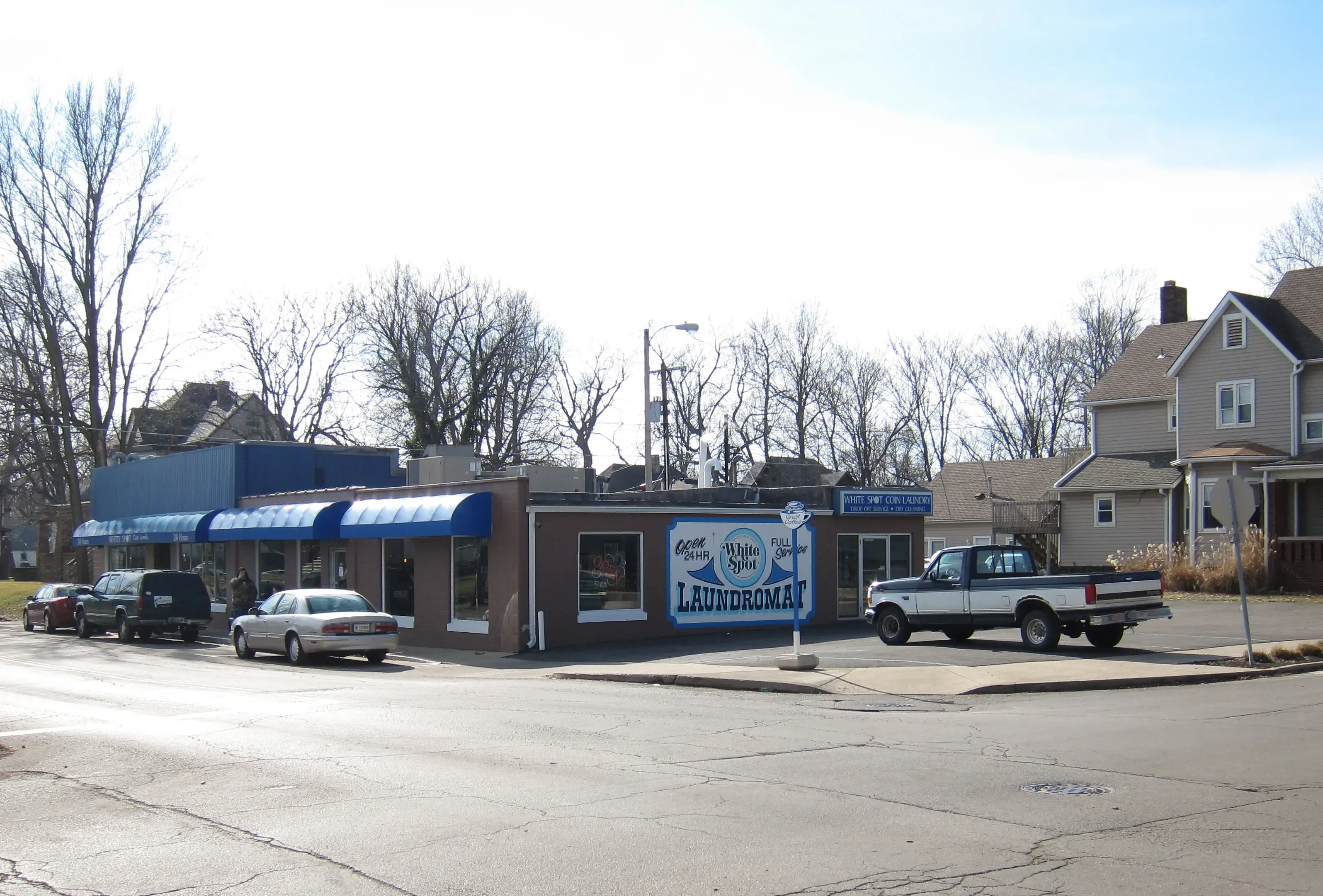 White Spot Coin Laundry thumbnail 10