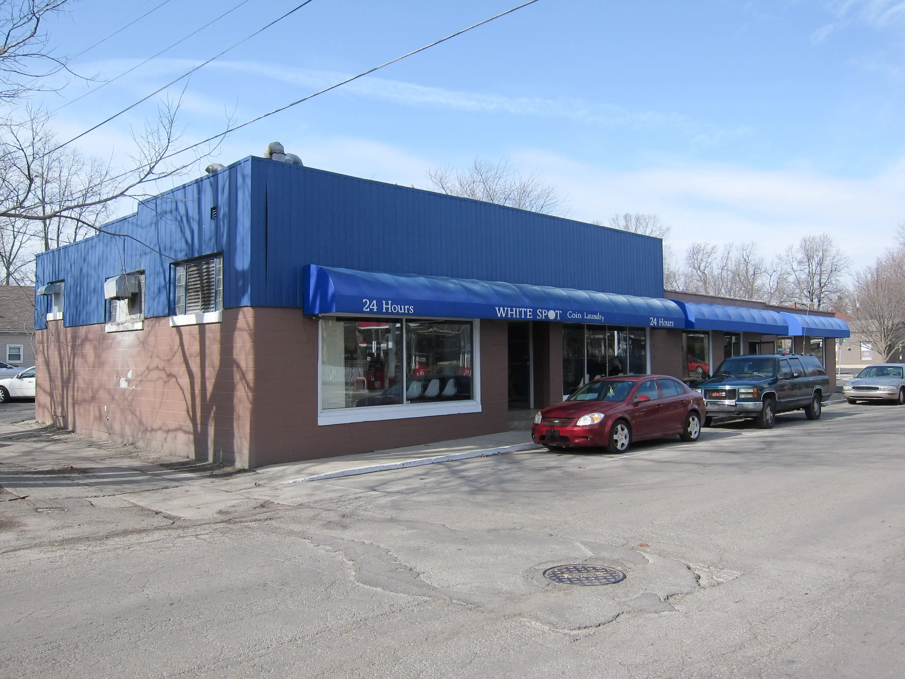 White Spot Coin Laundry - Image 7