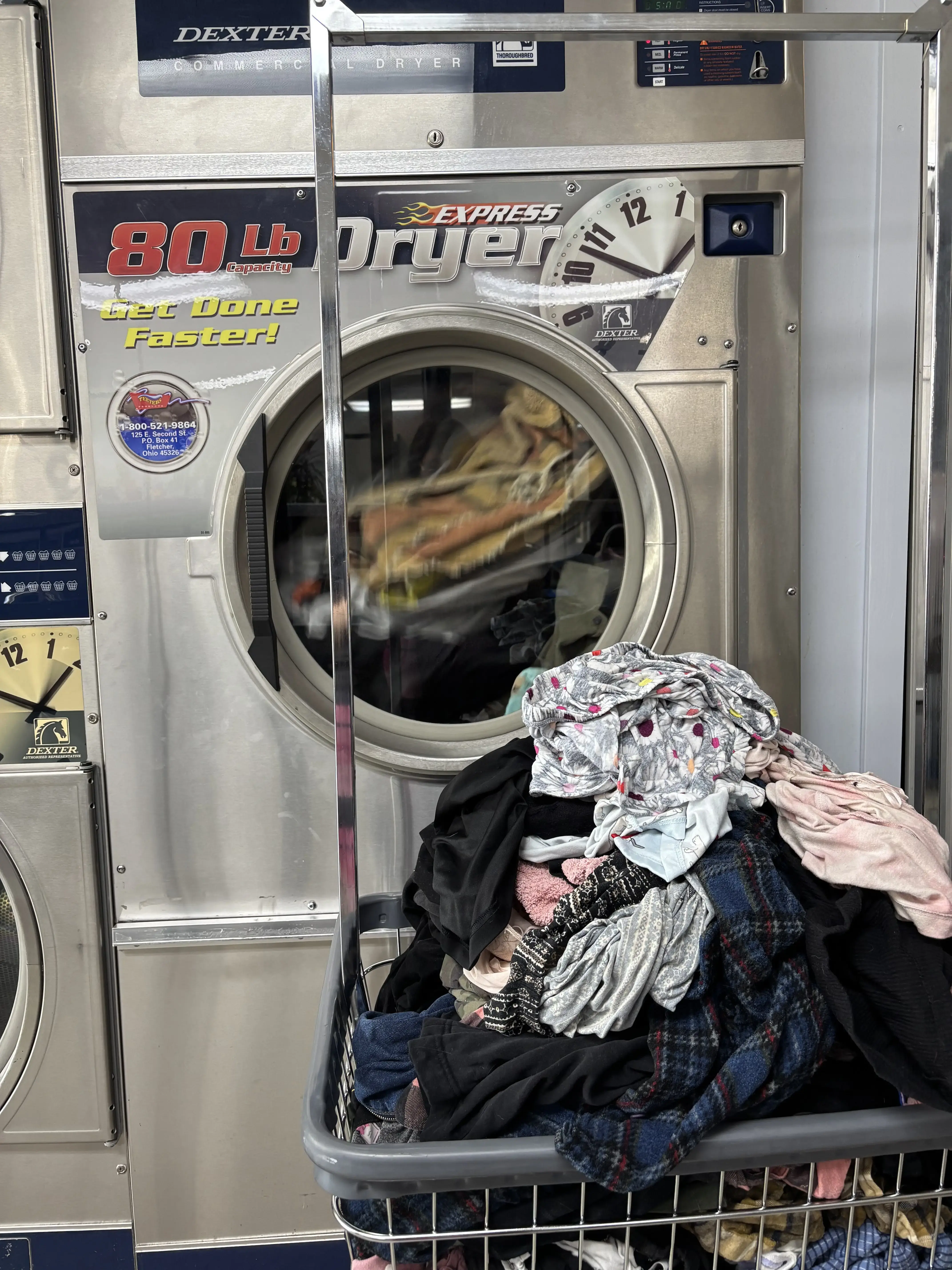 White Spot Coin Laundry thumbnail 15