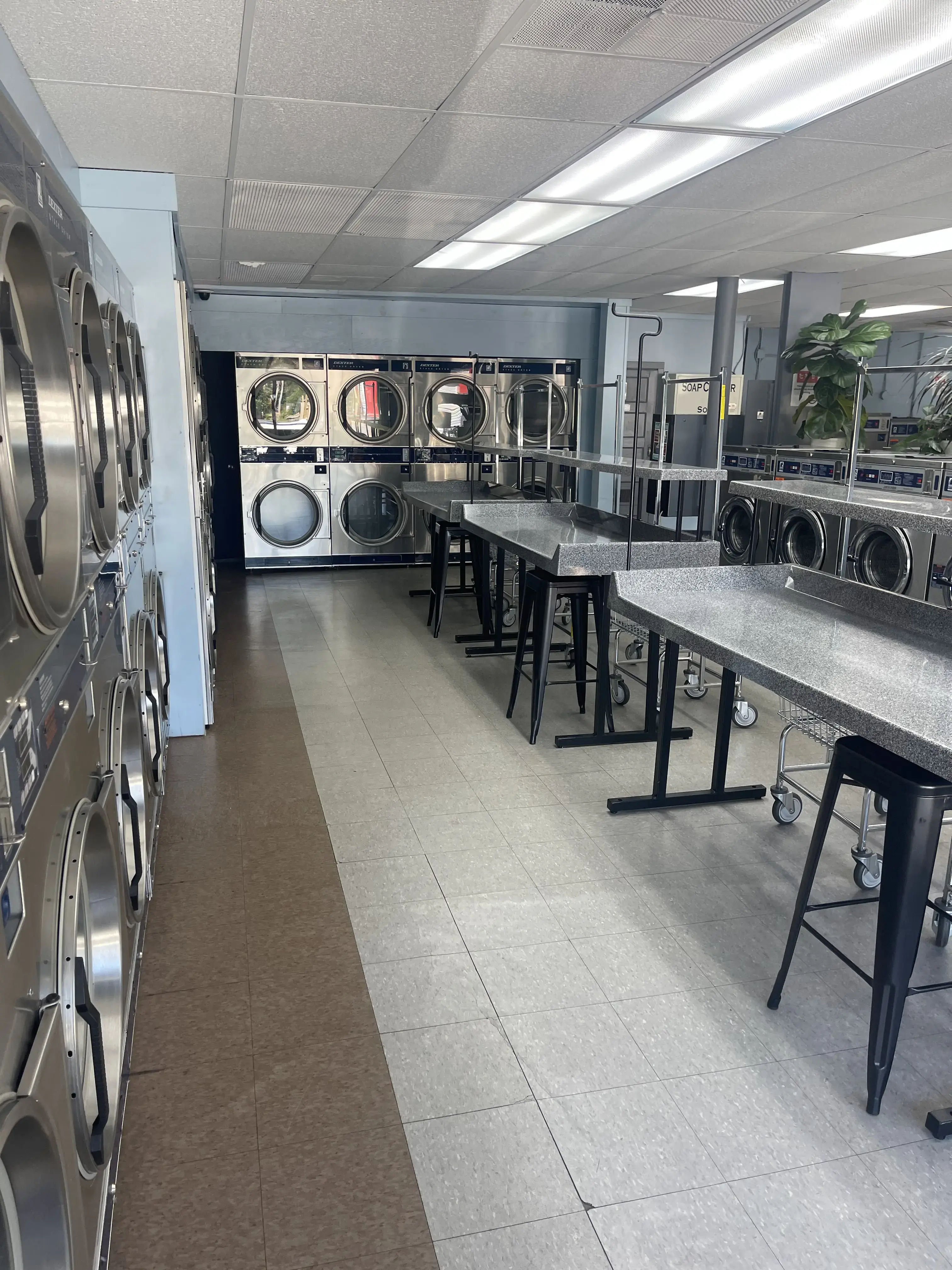 White Spot Coin Laundry thumbnail 11