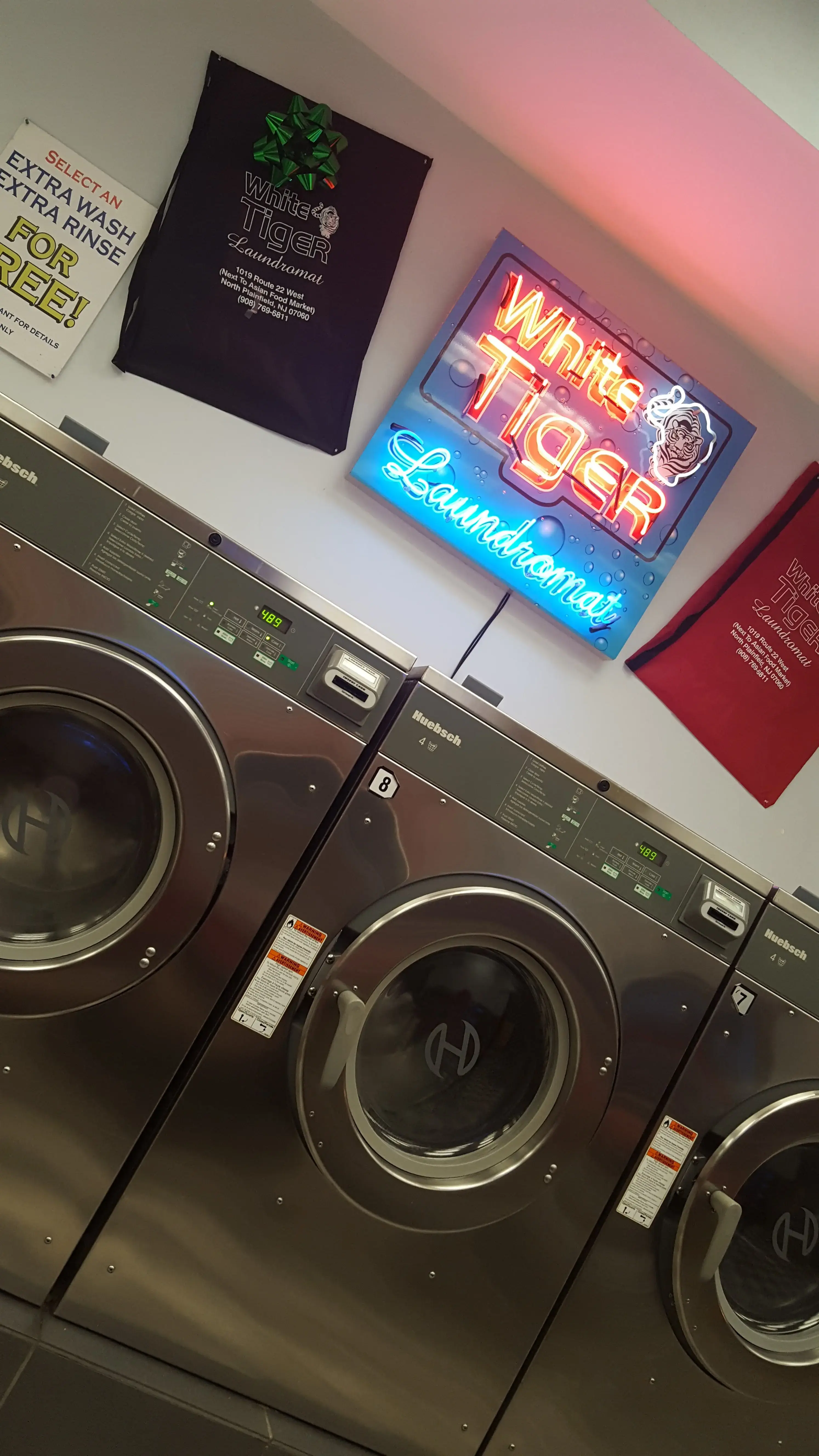 White Tiger Laundromat - Image 20
