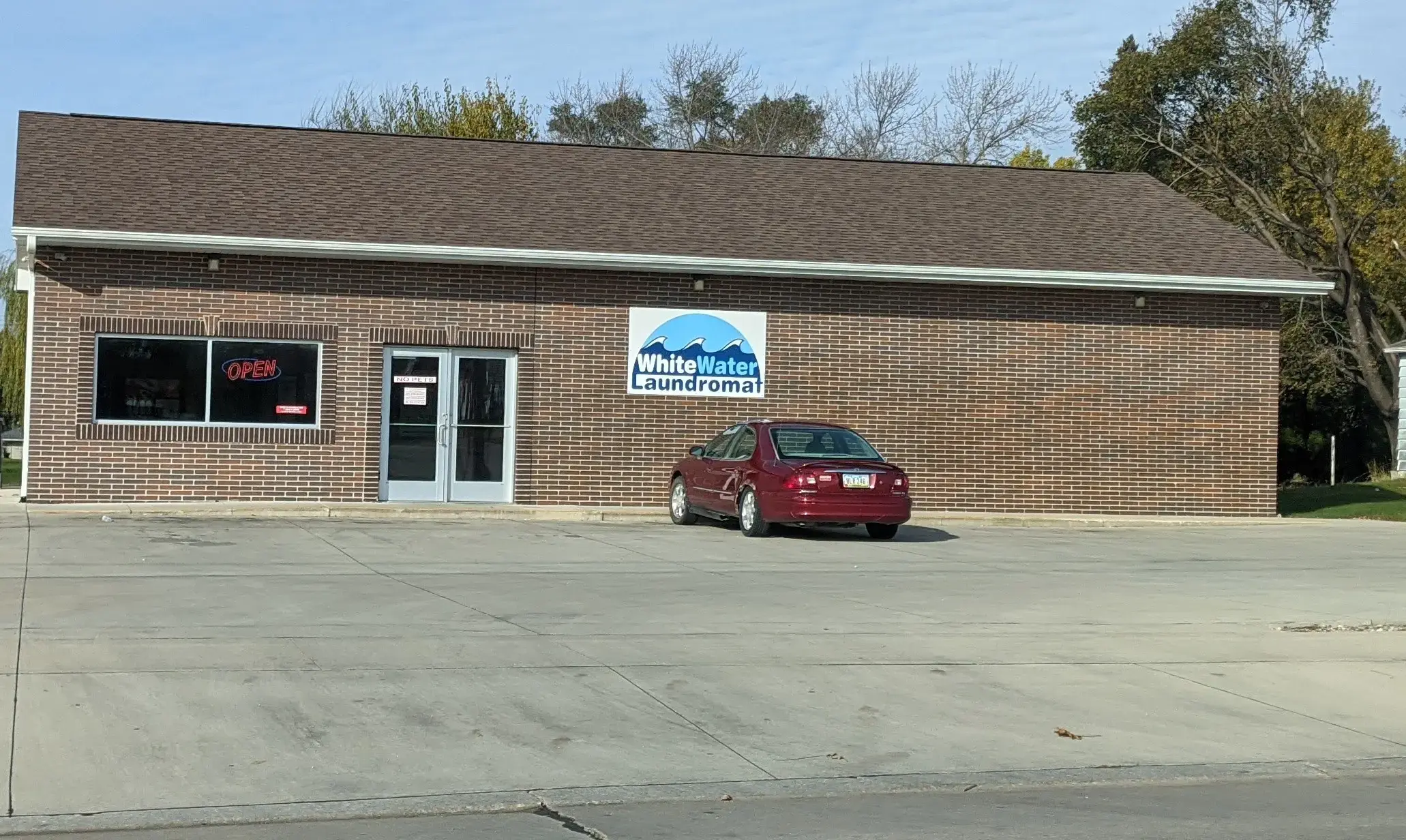 White Water Laundry - Image 6