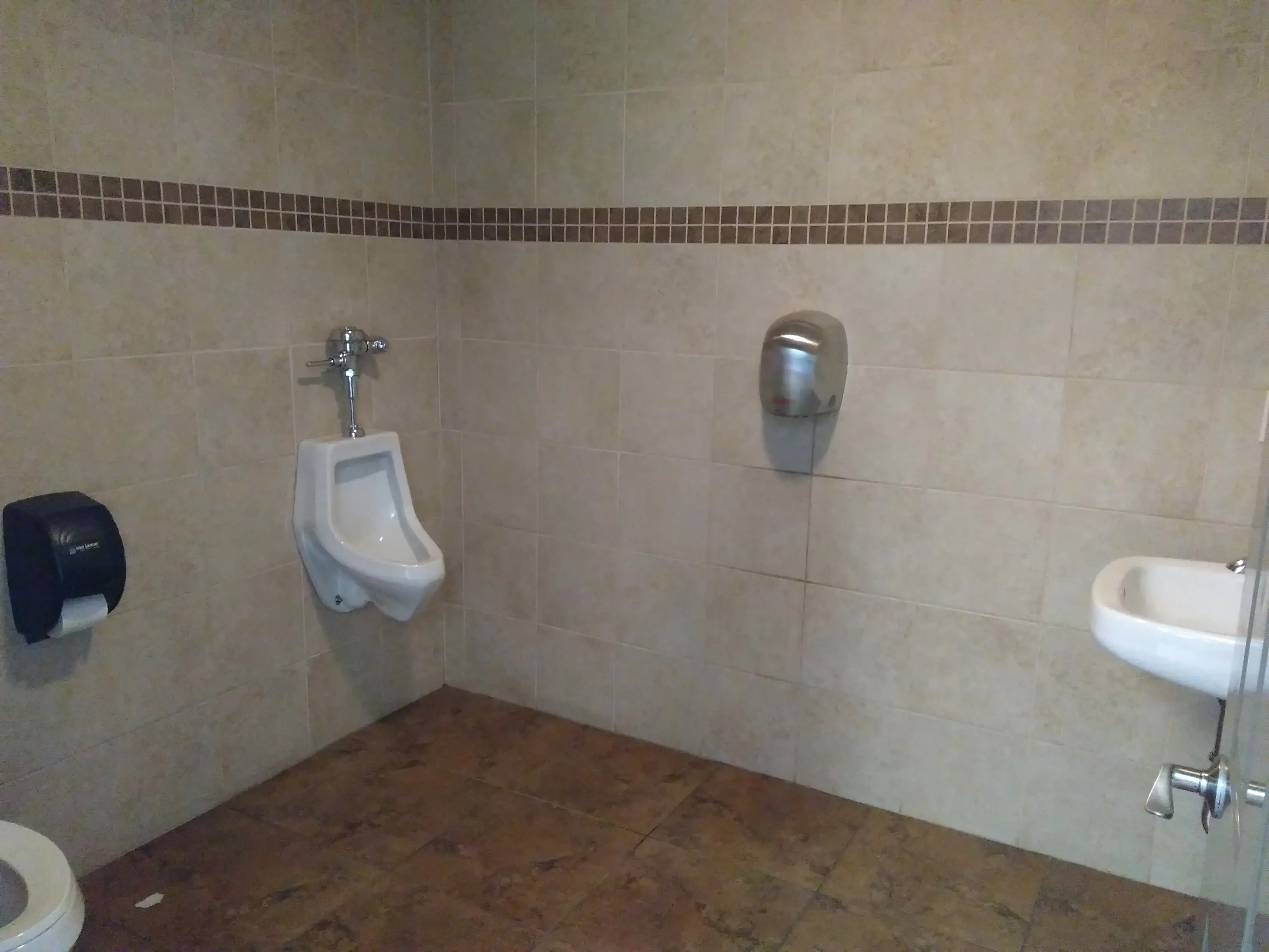 Whitewater Laundromat - Image 3