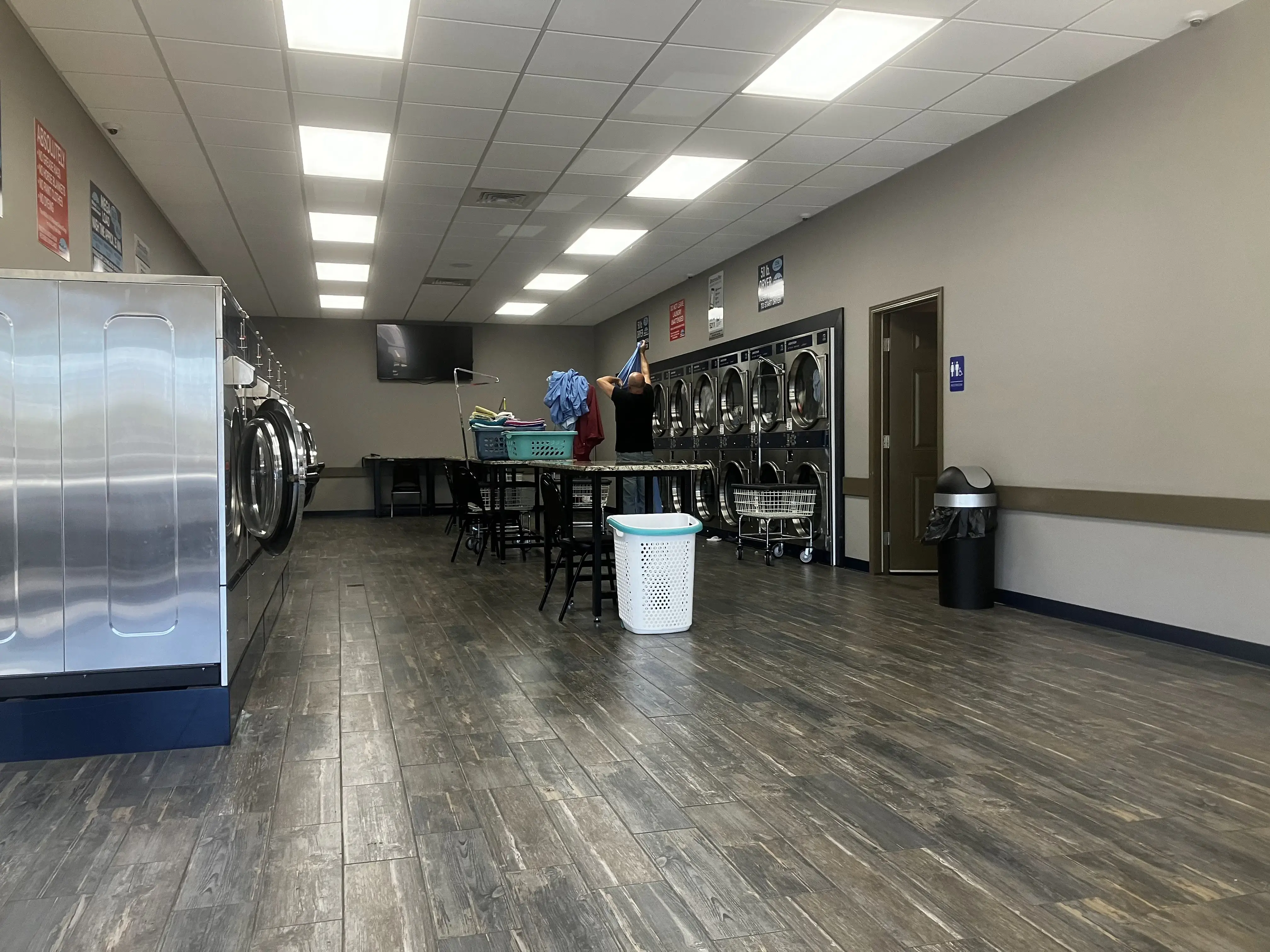 Whitewater Laundromat thumbnail 2