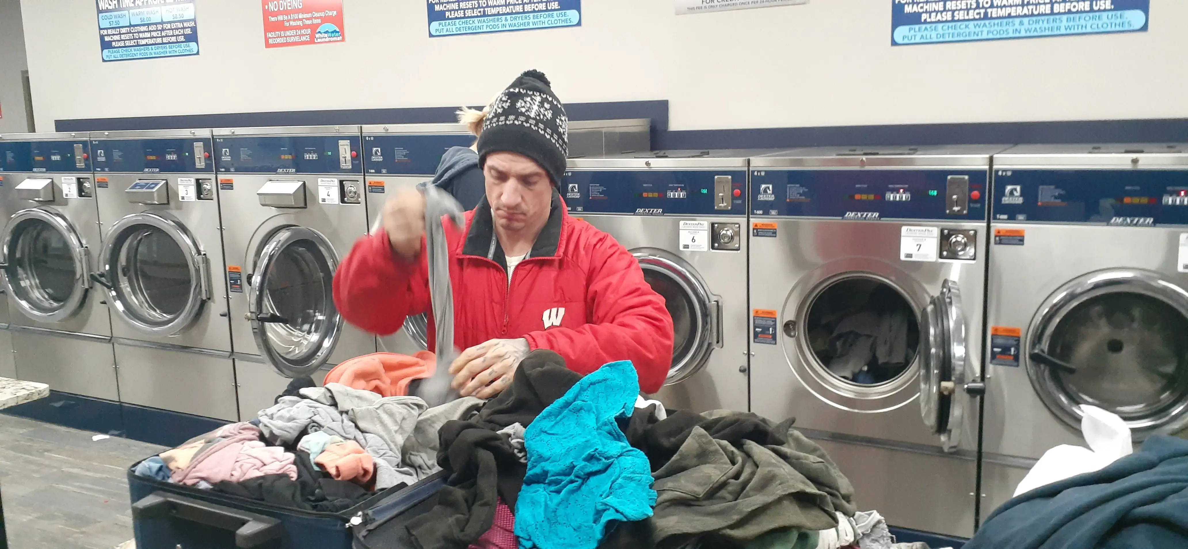 Whitewater Laundromat - Image 3