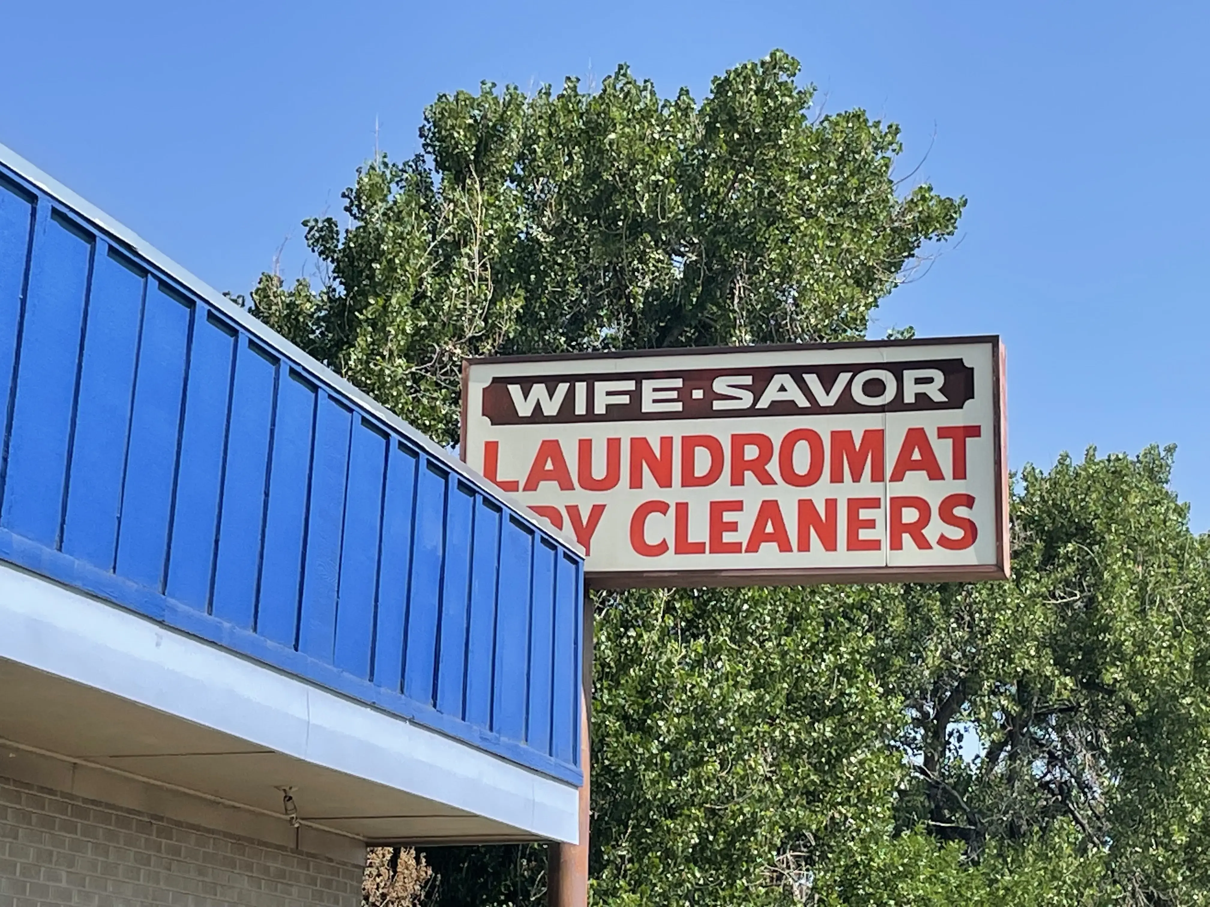 Wife Savor Laundromat, Wash and Fold, Online Pickup and Delivery Service Order, & Comfoter Cleaning - Image 4