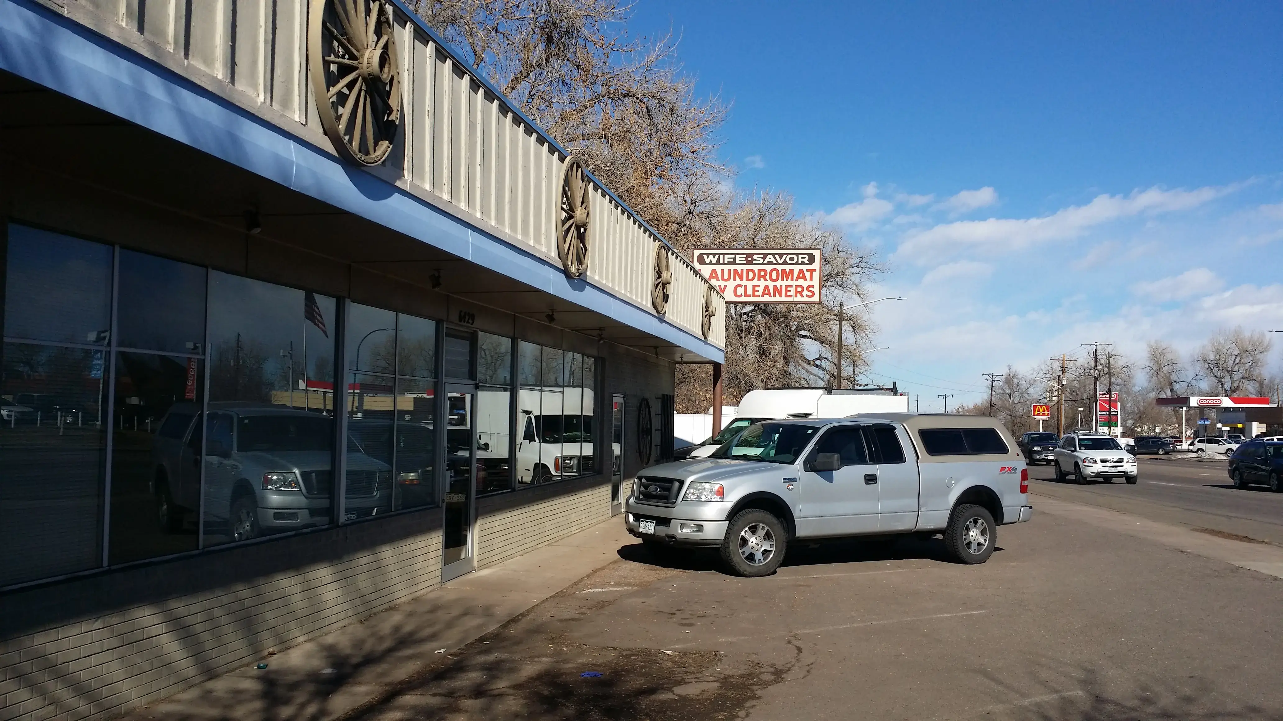 Wife Savor Laundromat, Wash and Fold, Online Pickup and Delivery Service Order, & Comfoter Cleaning thumbnail 9