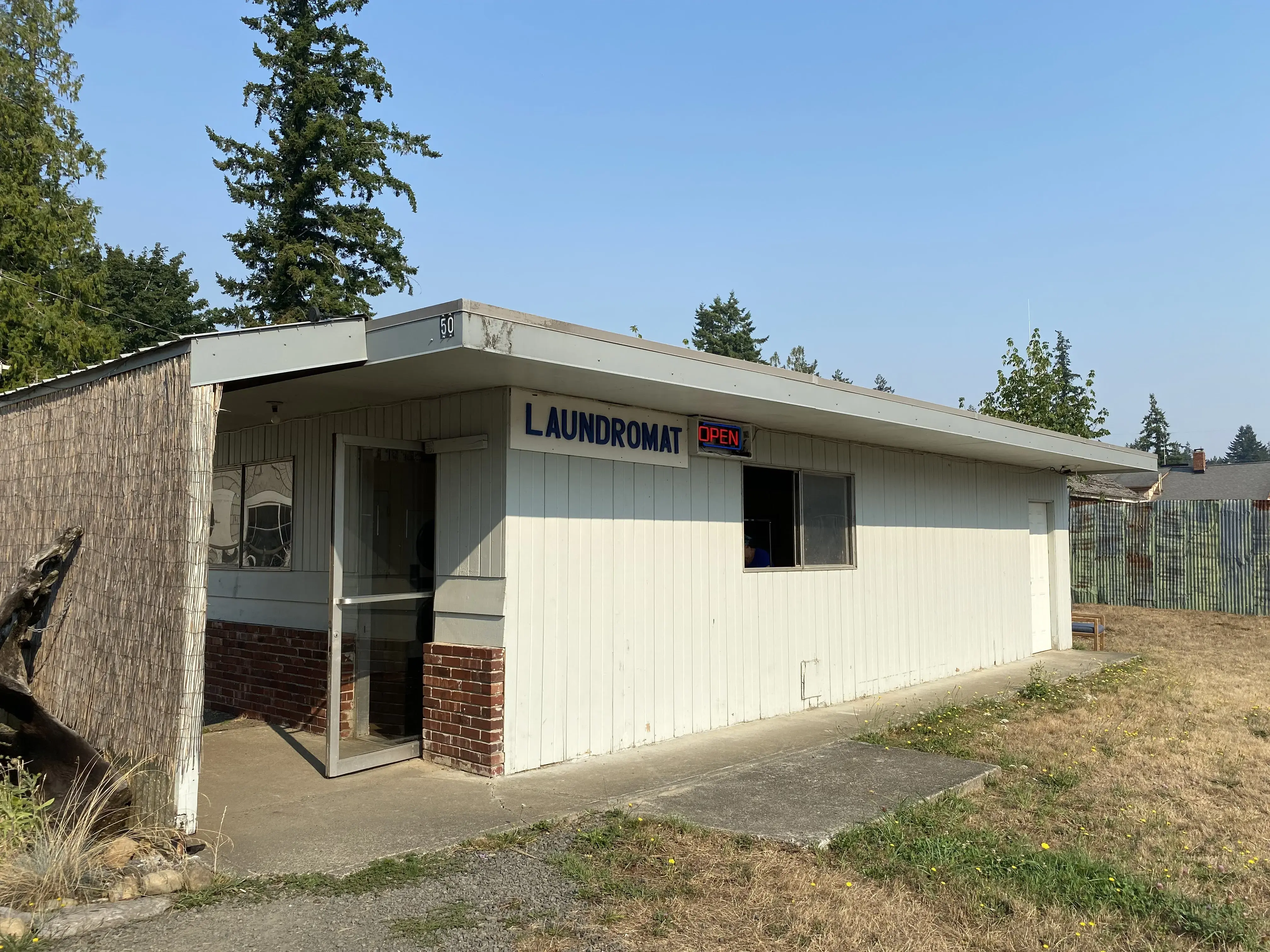Wild Rose Laundromat thumbnail 6