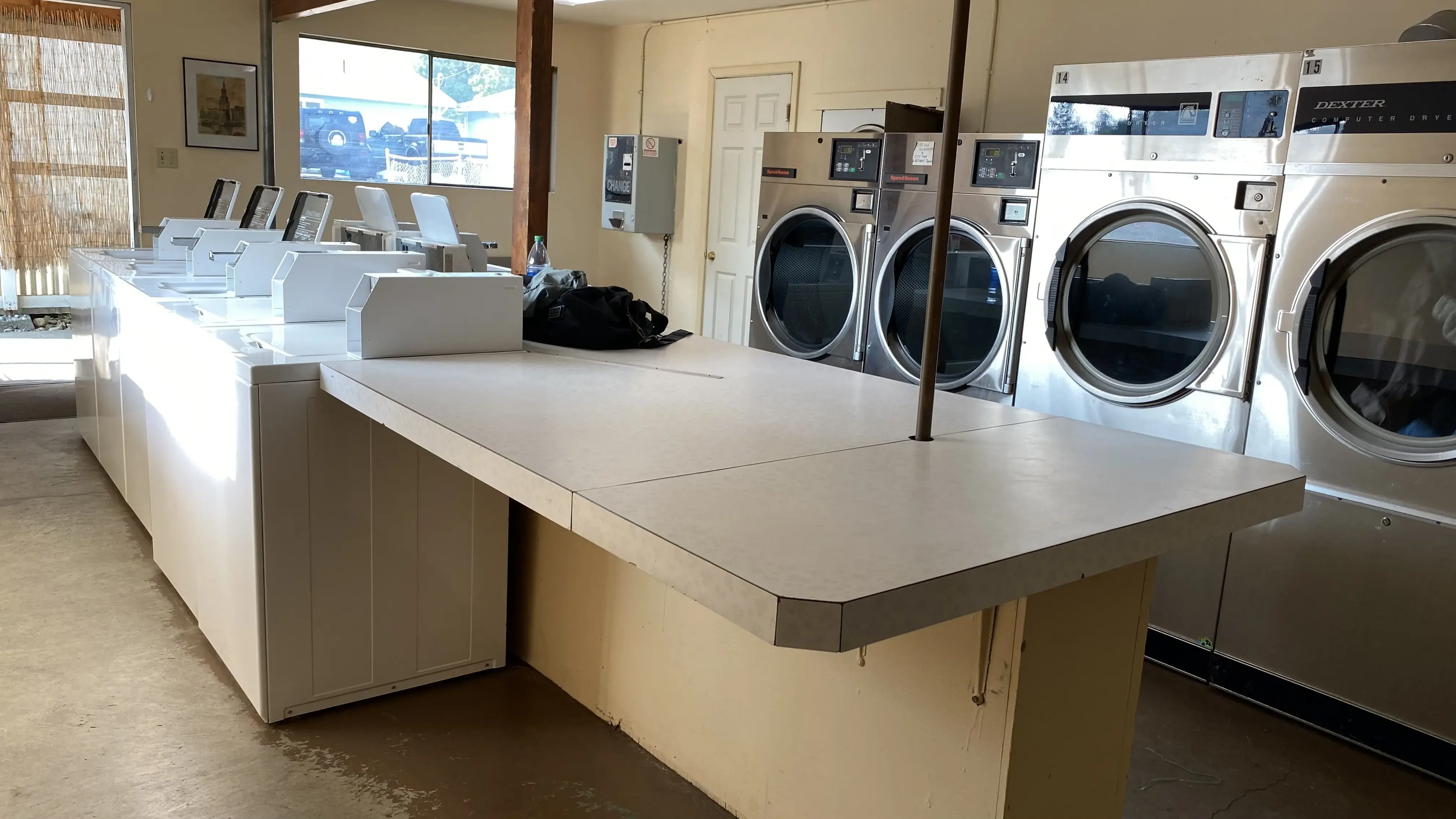 Wild Rose Laundromat thumbnail 2