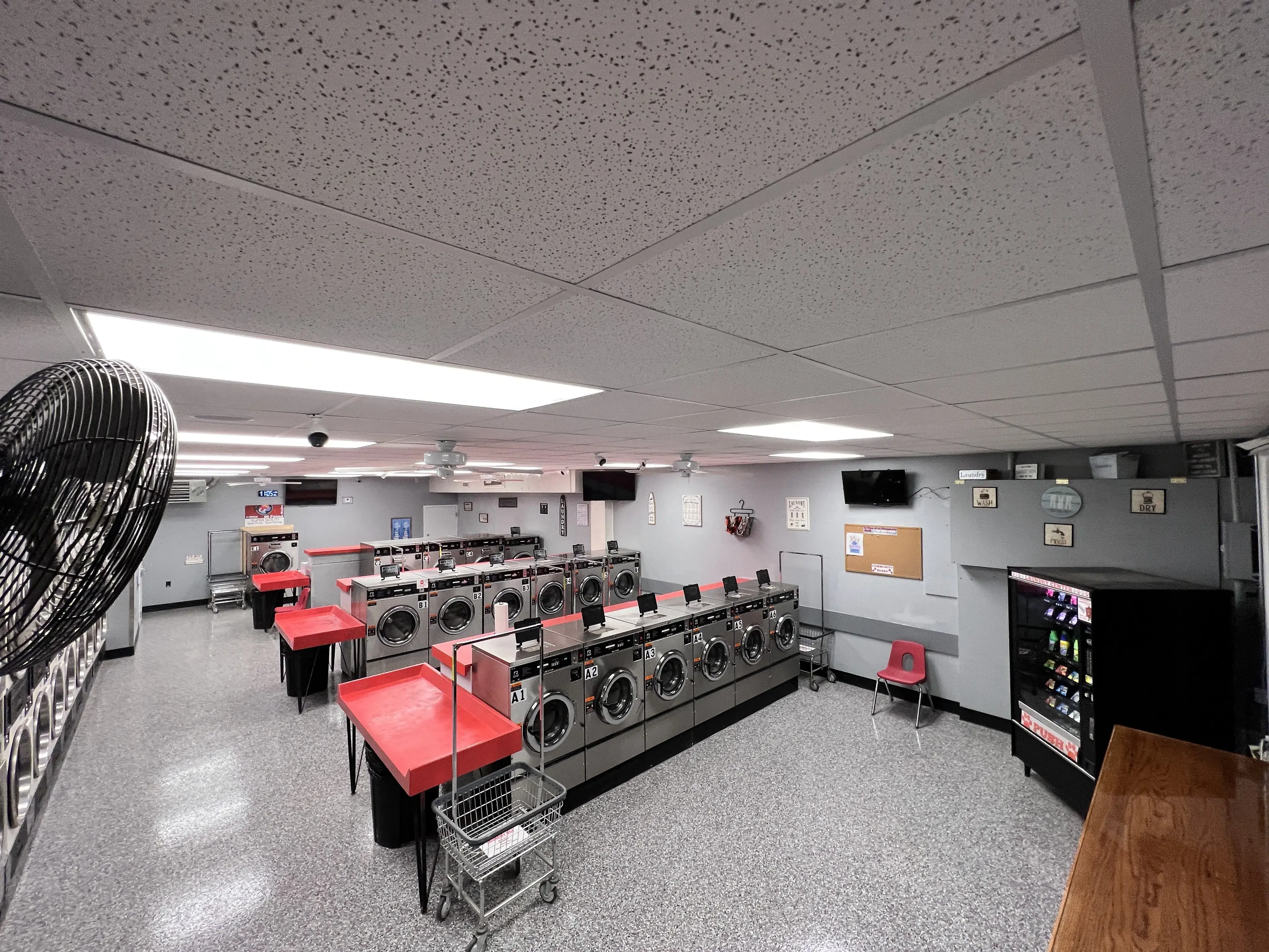 Wildcat Coin Laundry - Image 1