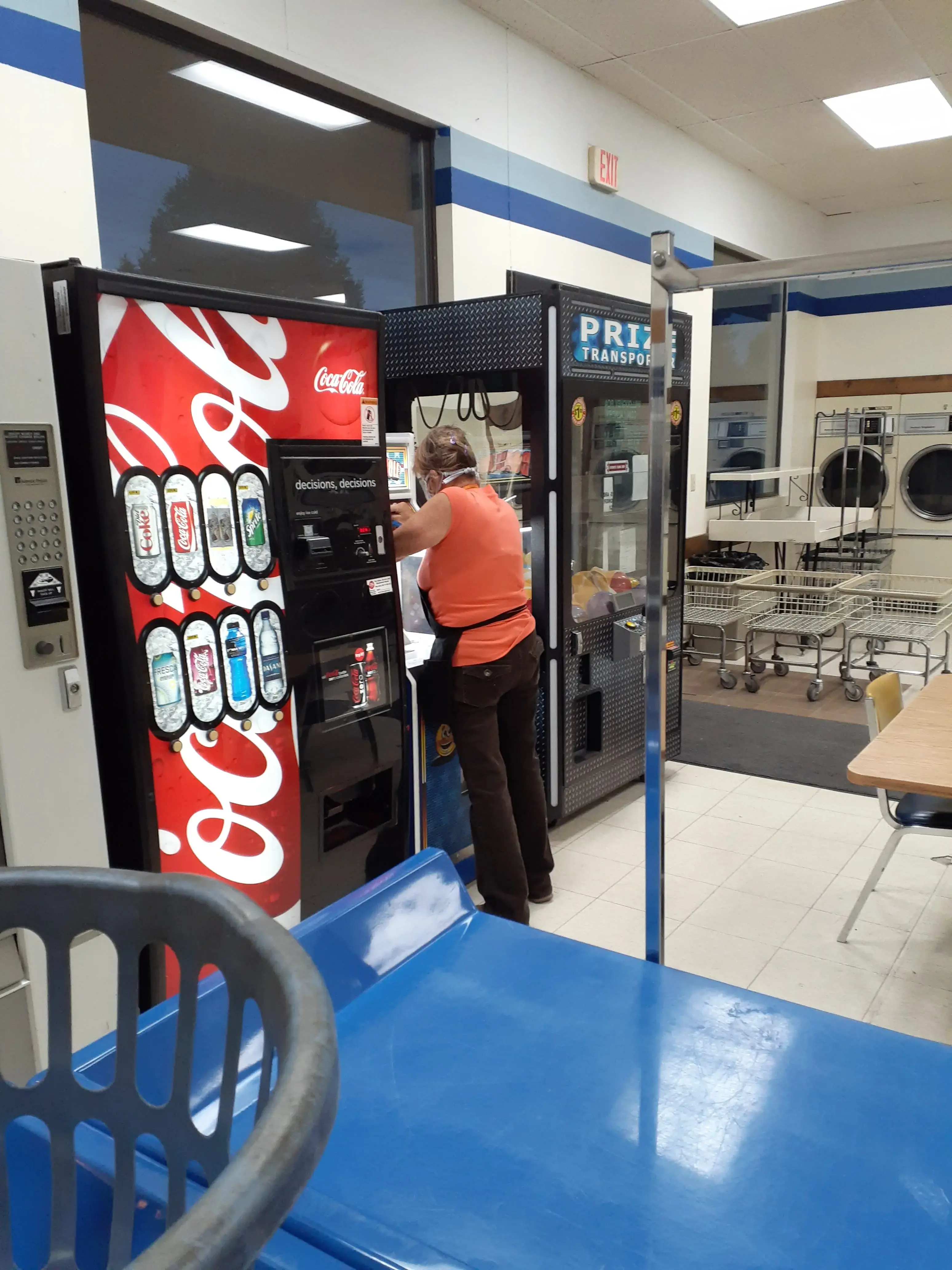 Willoughby Road Coin Laundry thumbnail 5