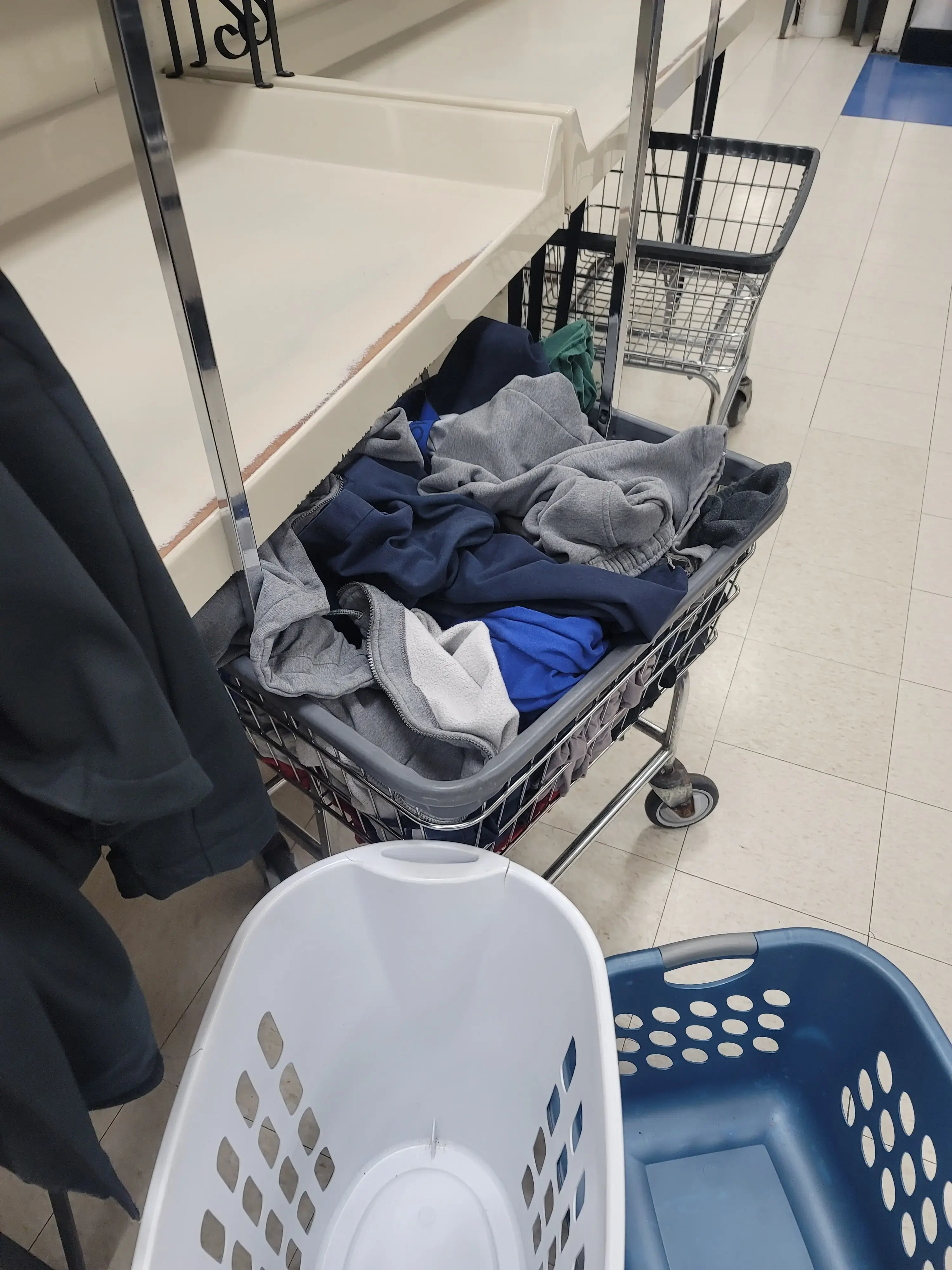 Willoughby Road Coin Laundry thumbnail 3