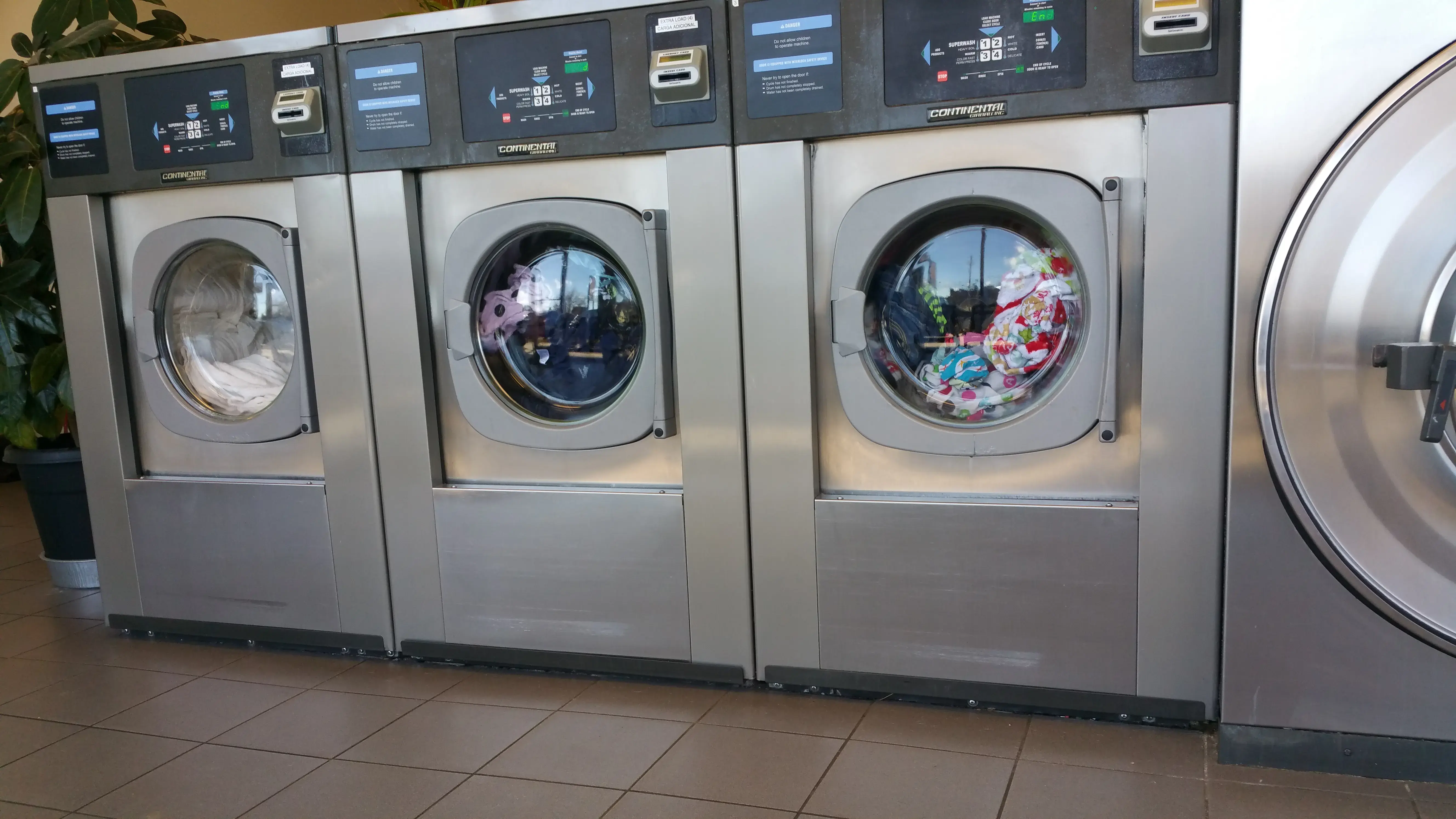 Willow Avenue Express Laundry Center - Image 18
