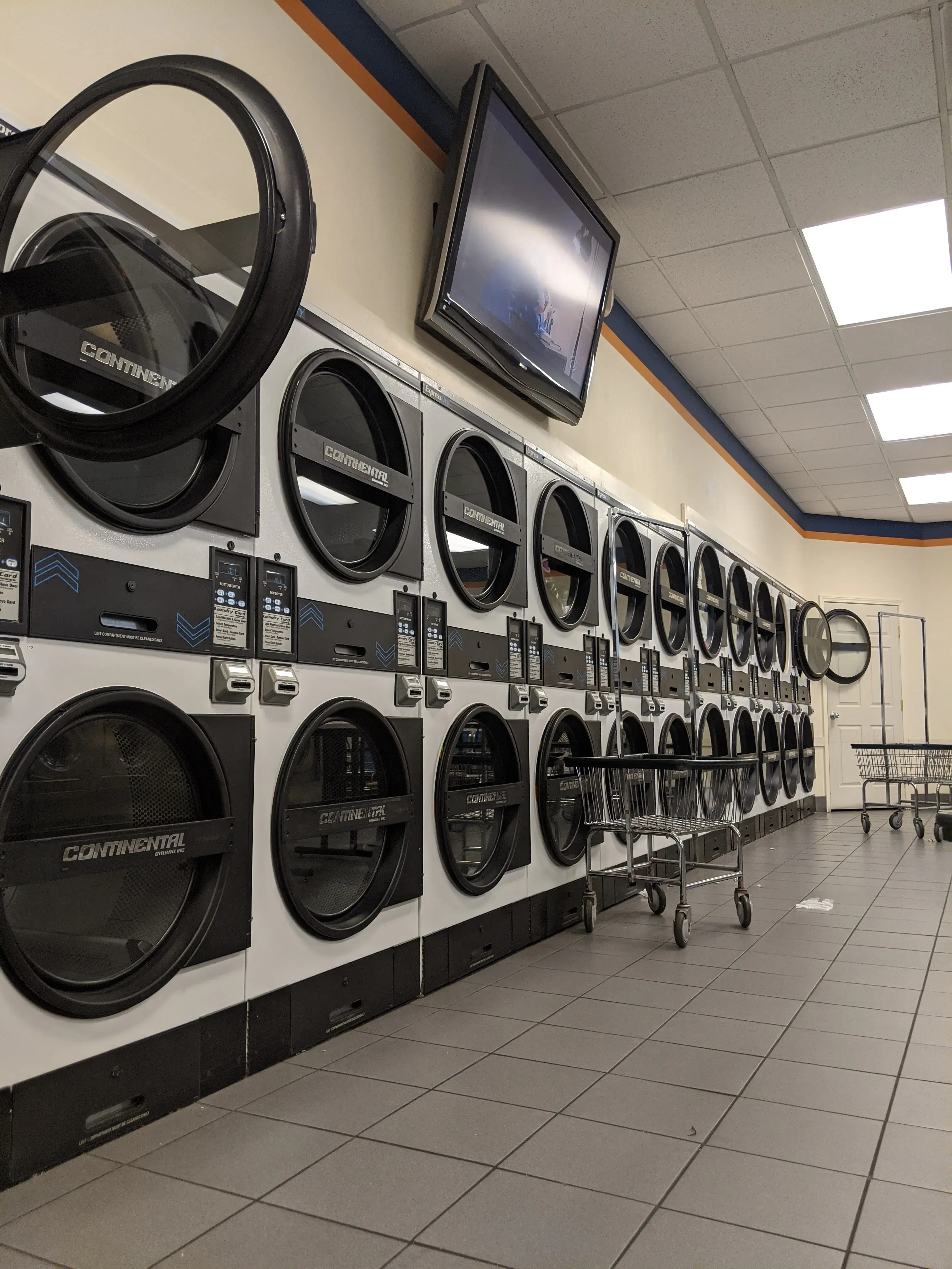Willow Avenue Express Laundry Center - Image 3