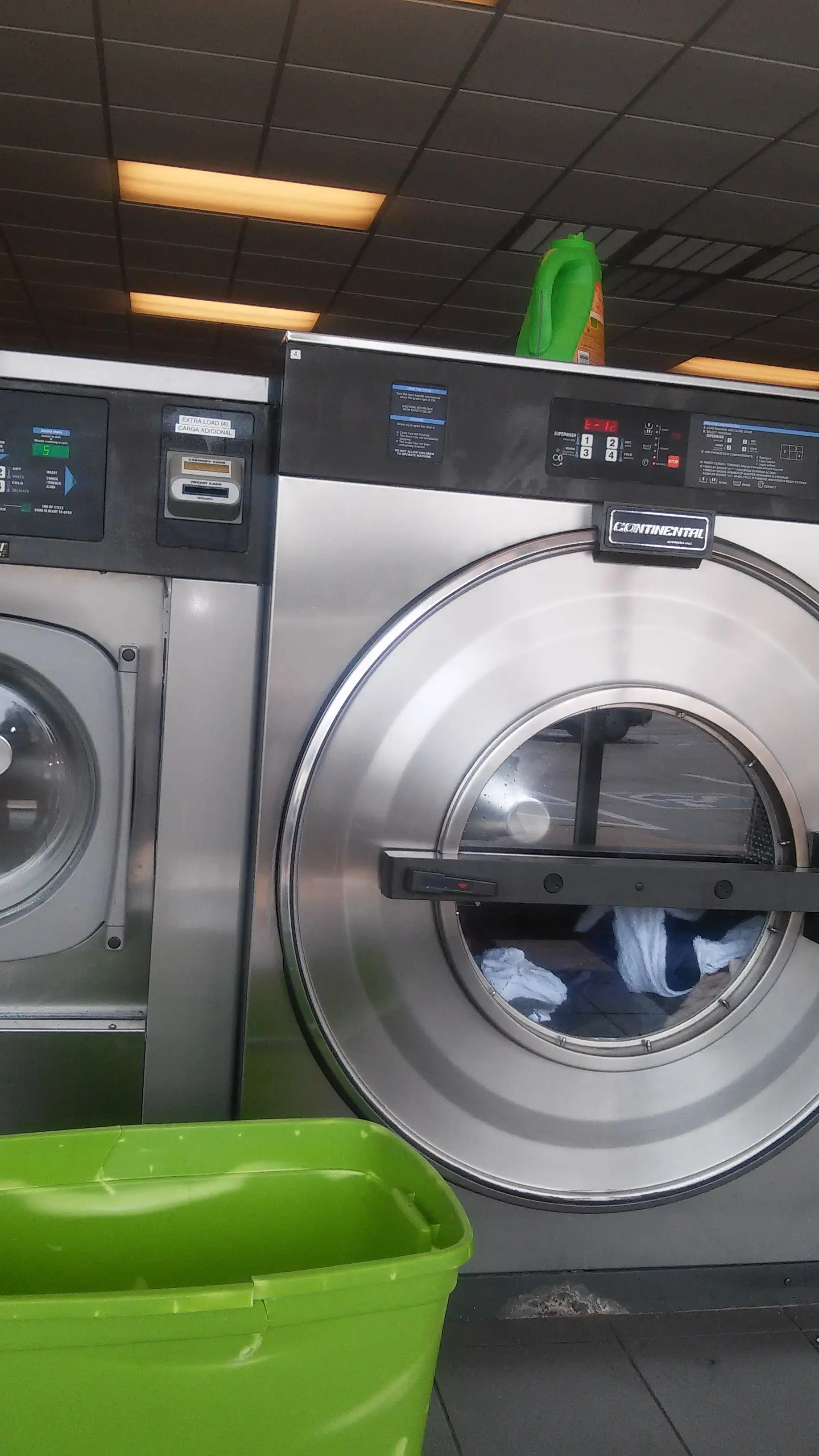 Willow Avenue Express Laundry Center - Image 16