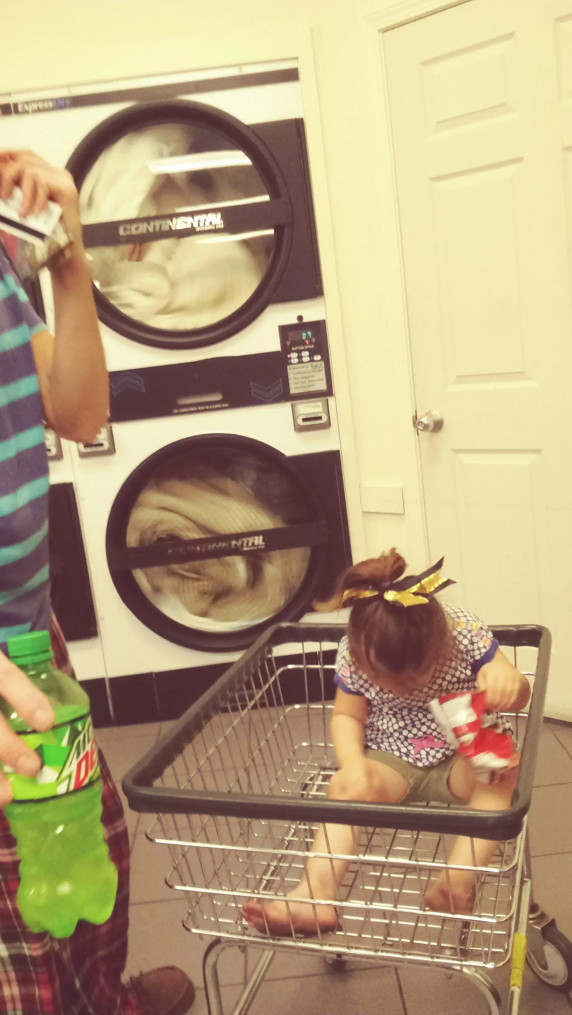 Willow Avenue Express Laundry Center - Image 15