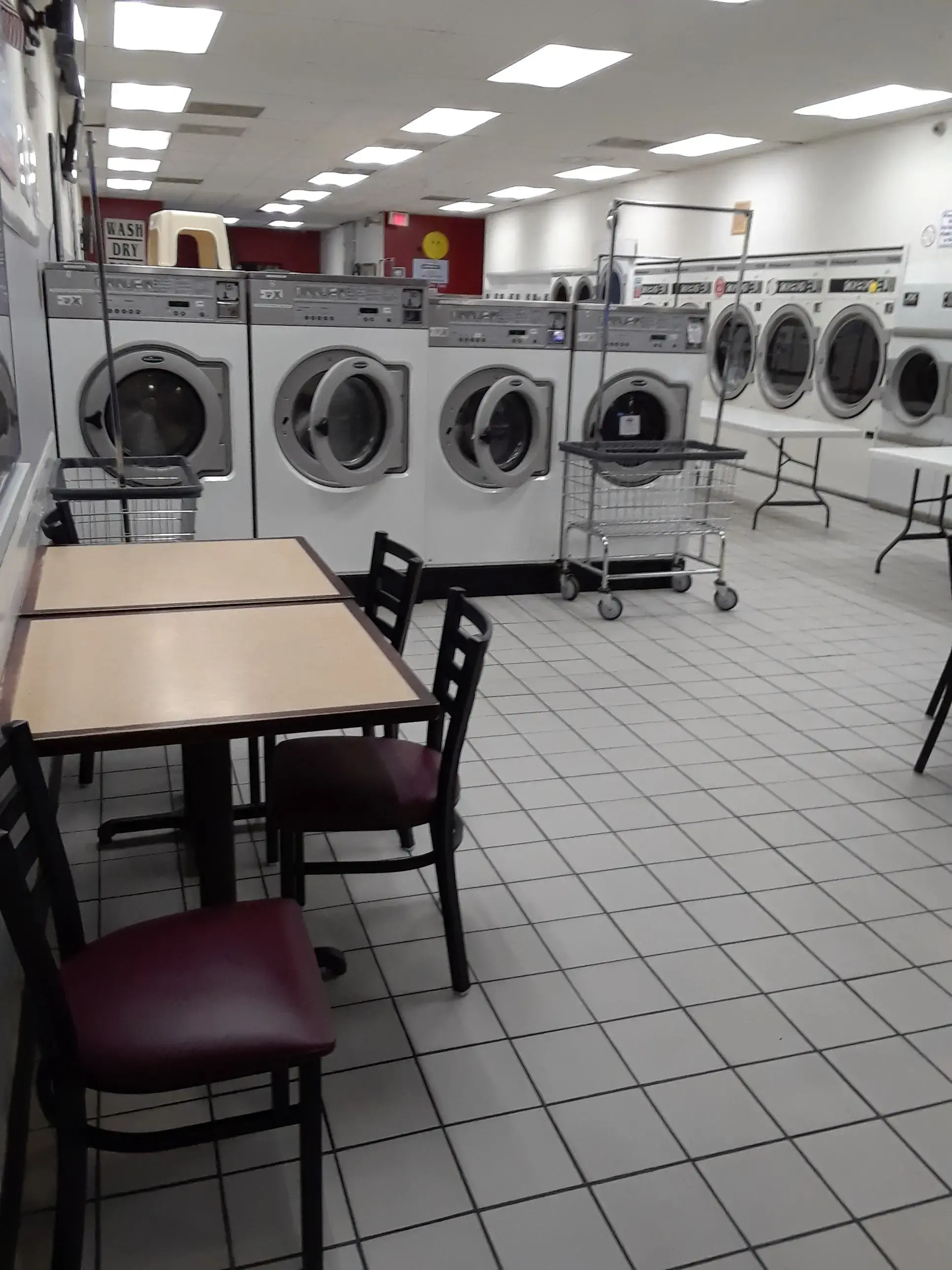 Willow Creek Laundromat thumbnail 4