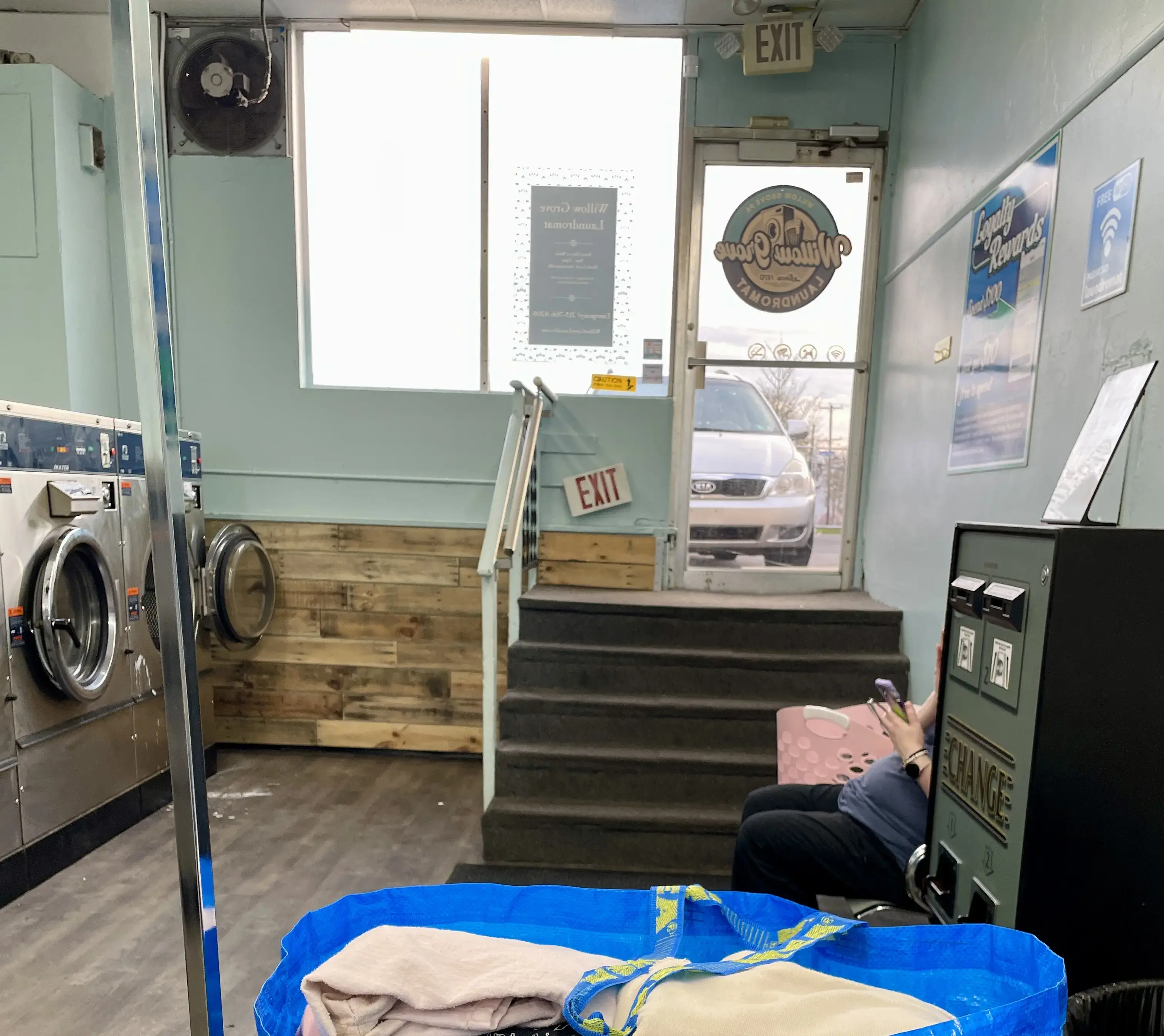 Willow Grove Laundromat thumbnail 8