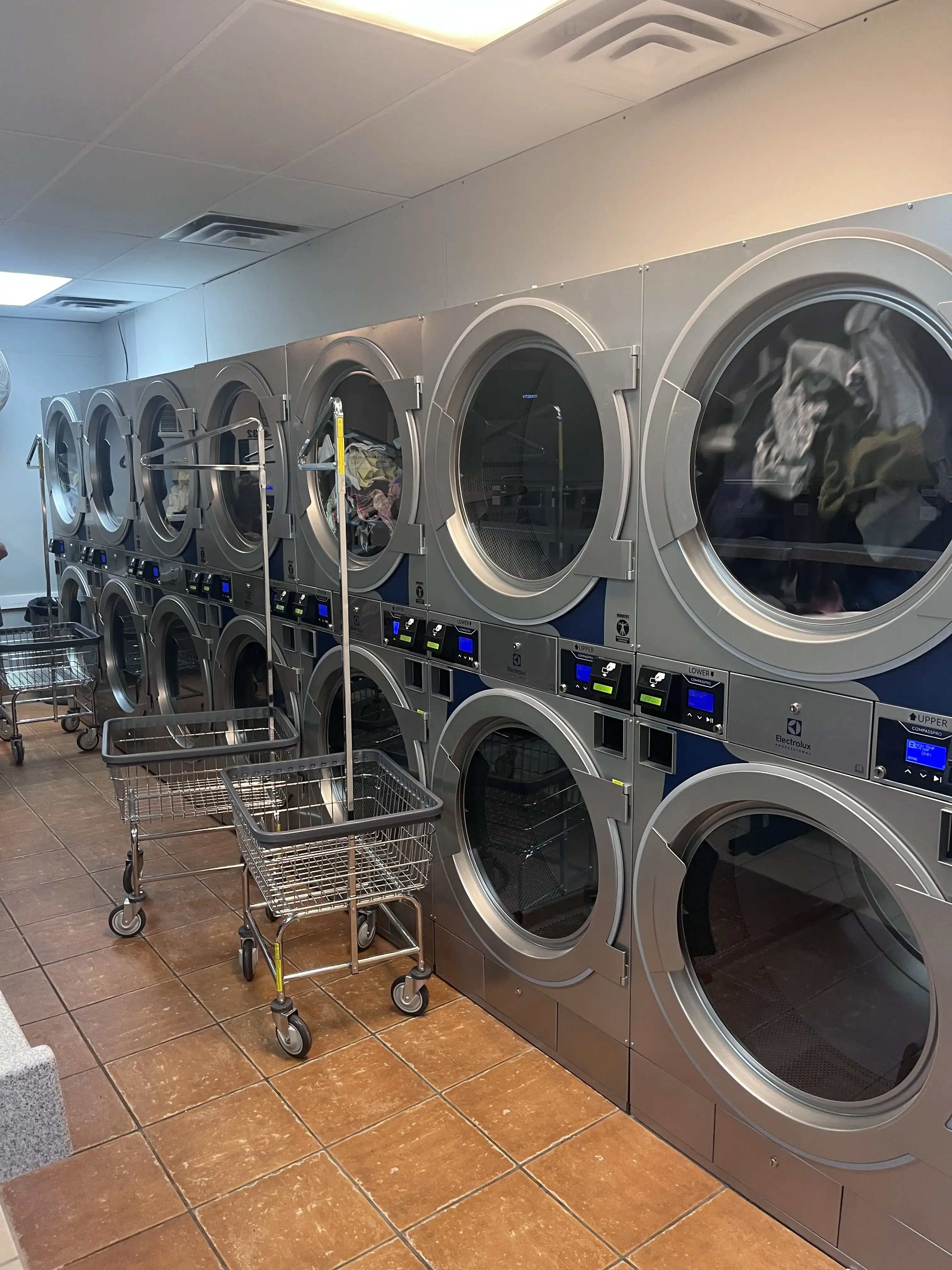 Willow Run Laundromat thumbnail 16