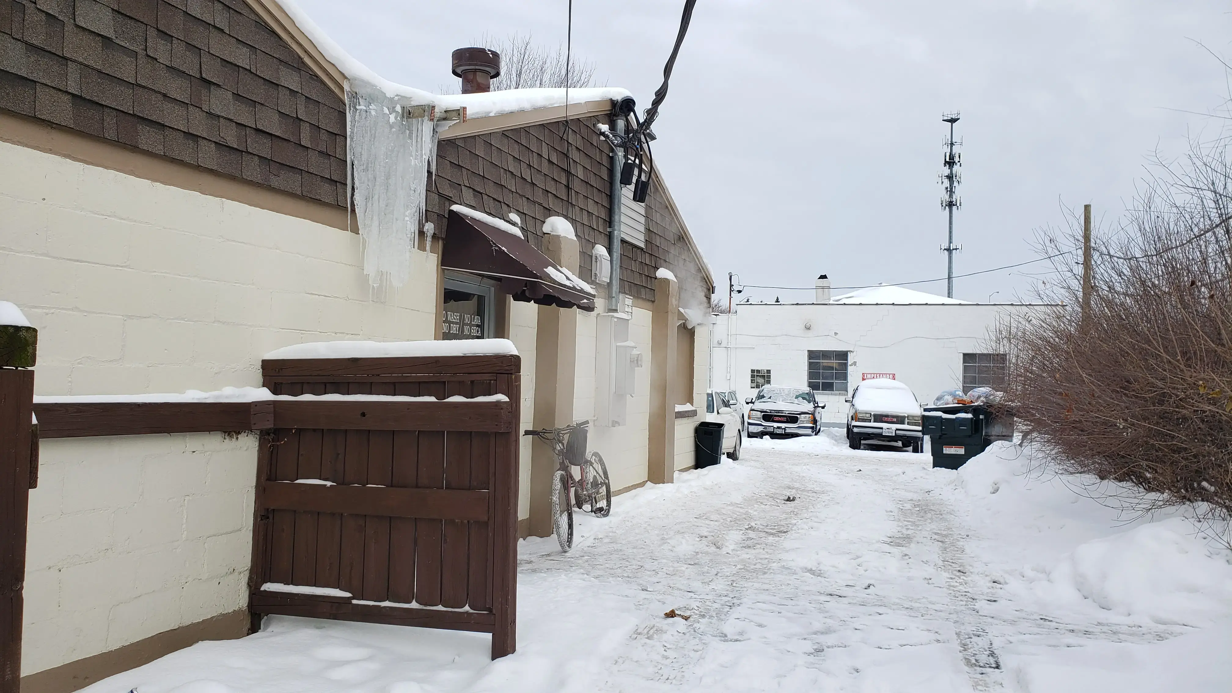 Wilson Street Wash - Image 15