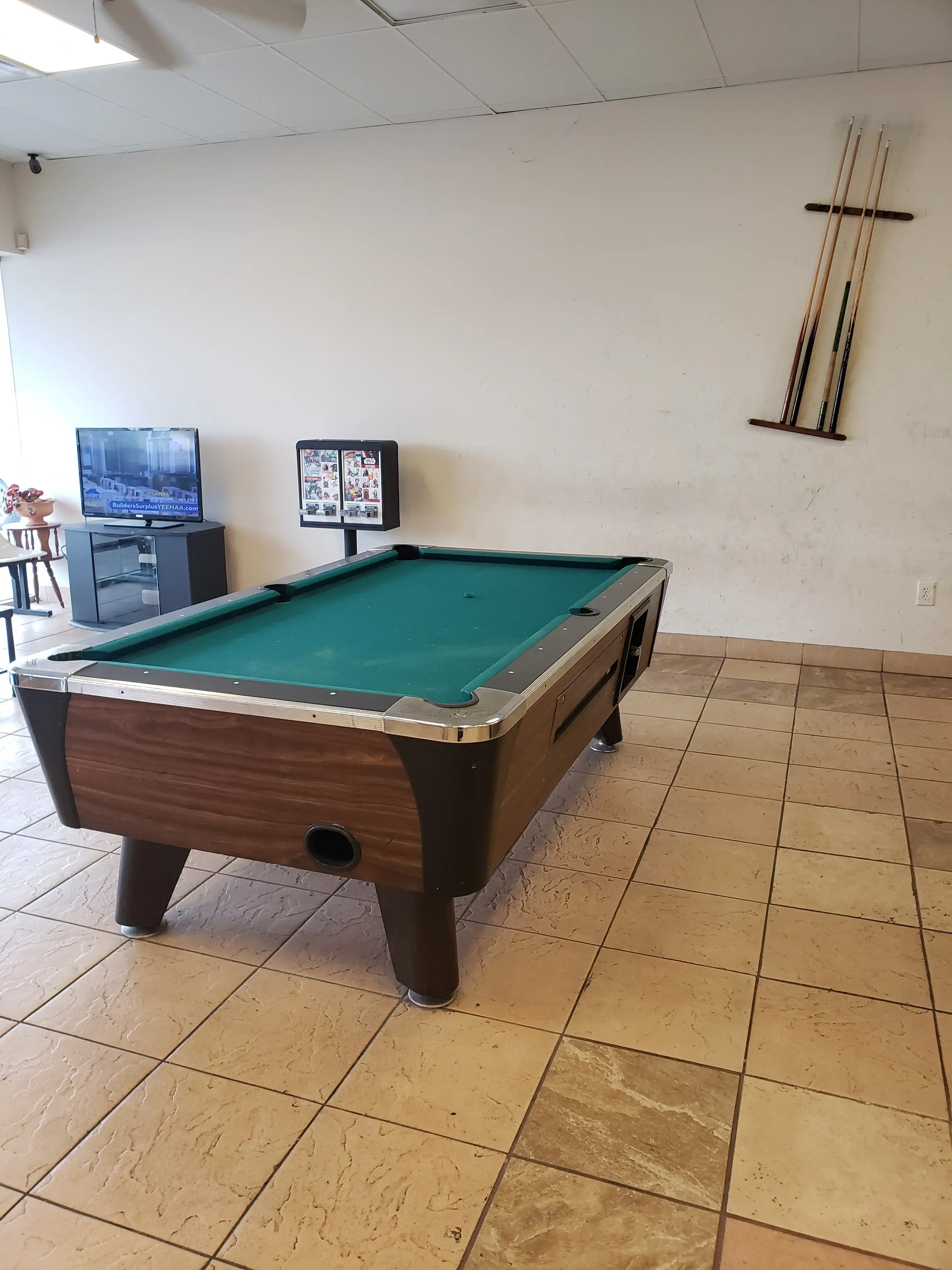 Winder Coin Laundromat - Image 4