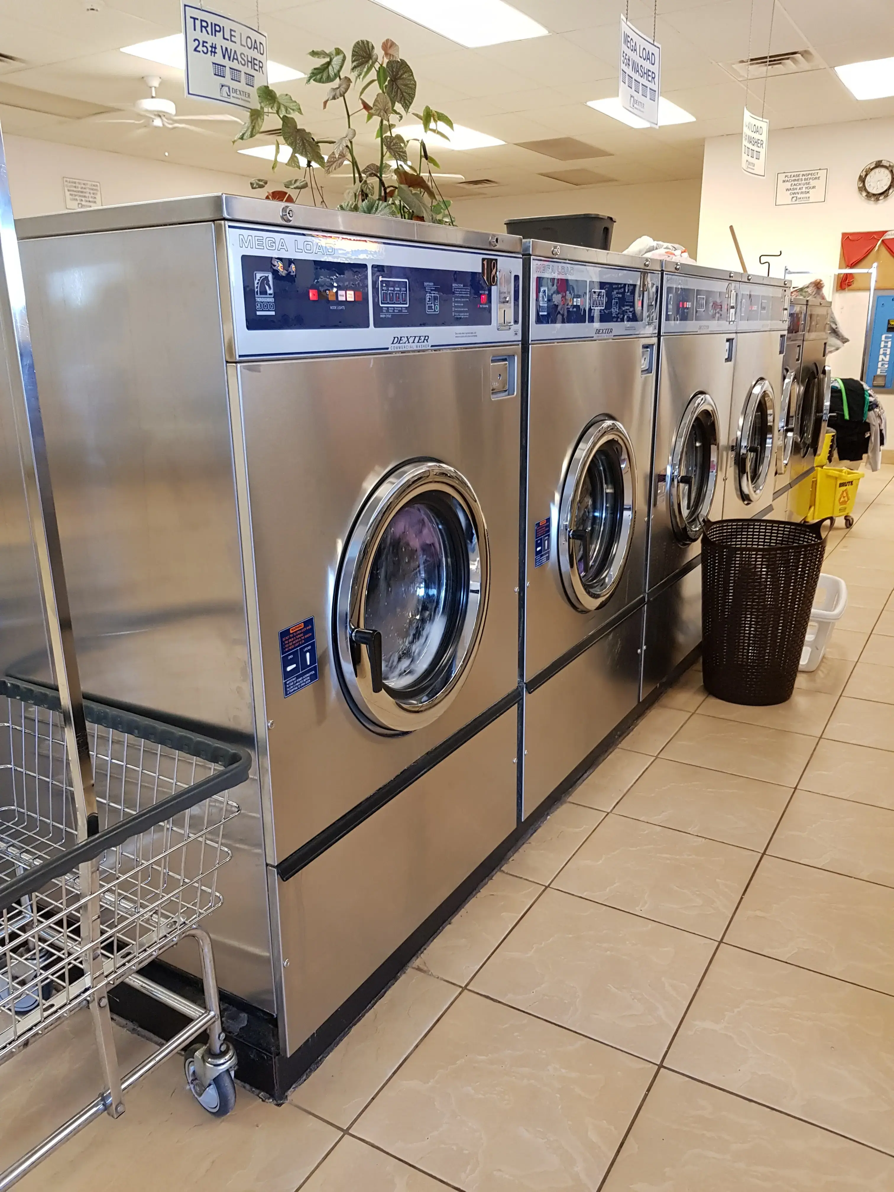 Winder Coin Laundromat - Image 2