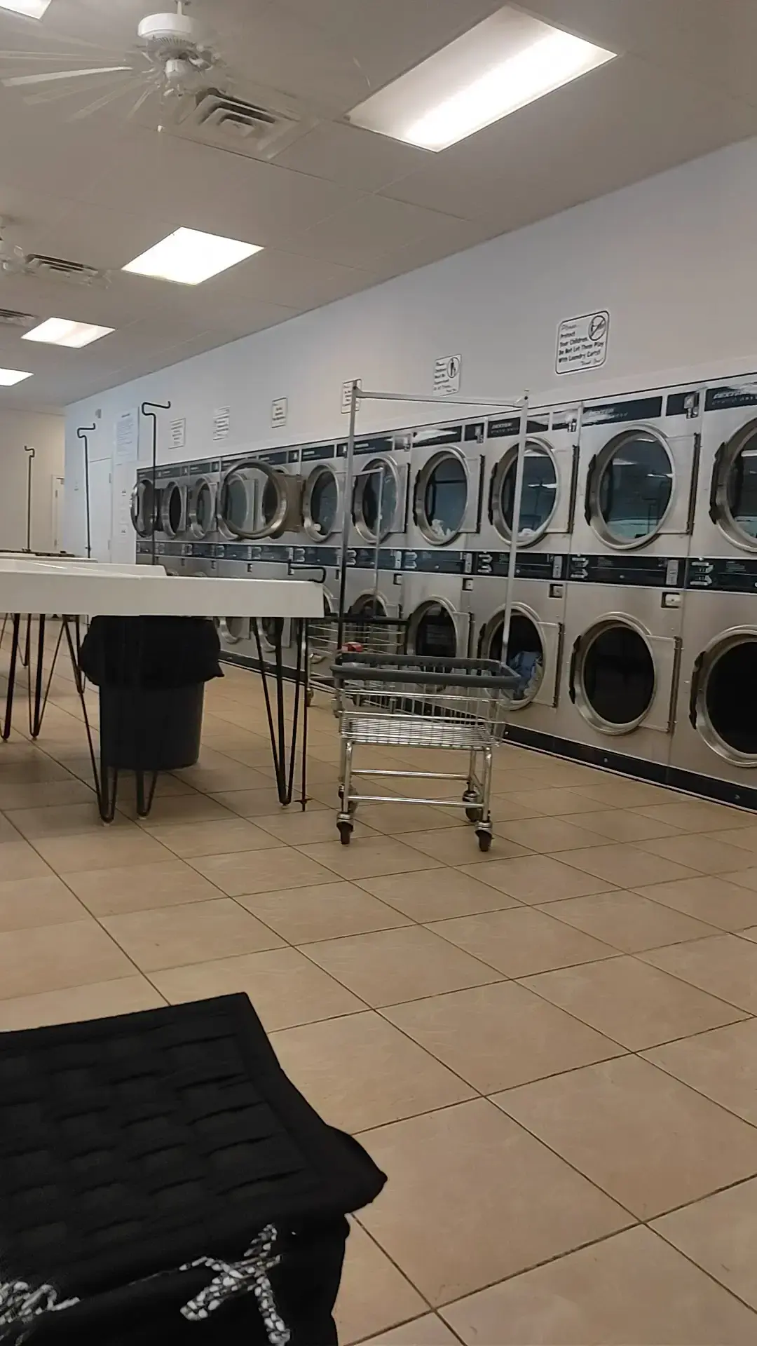 Winder Coin Laundromat - Image 5