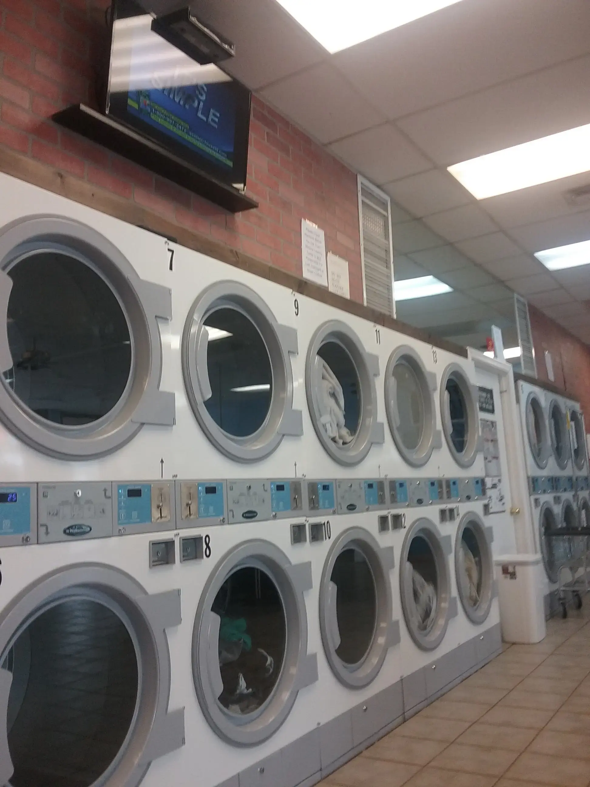 Windsor Laundry Center - Image 20