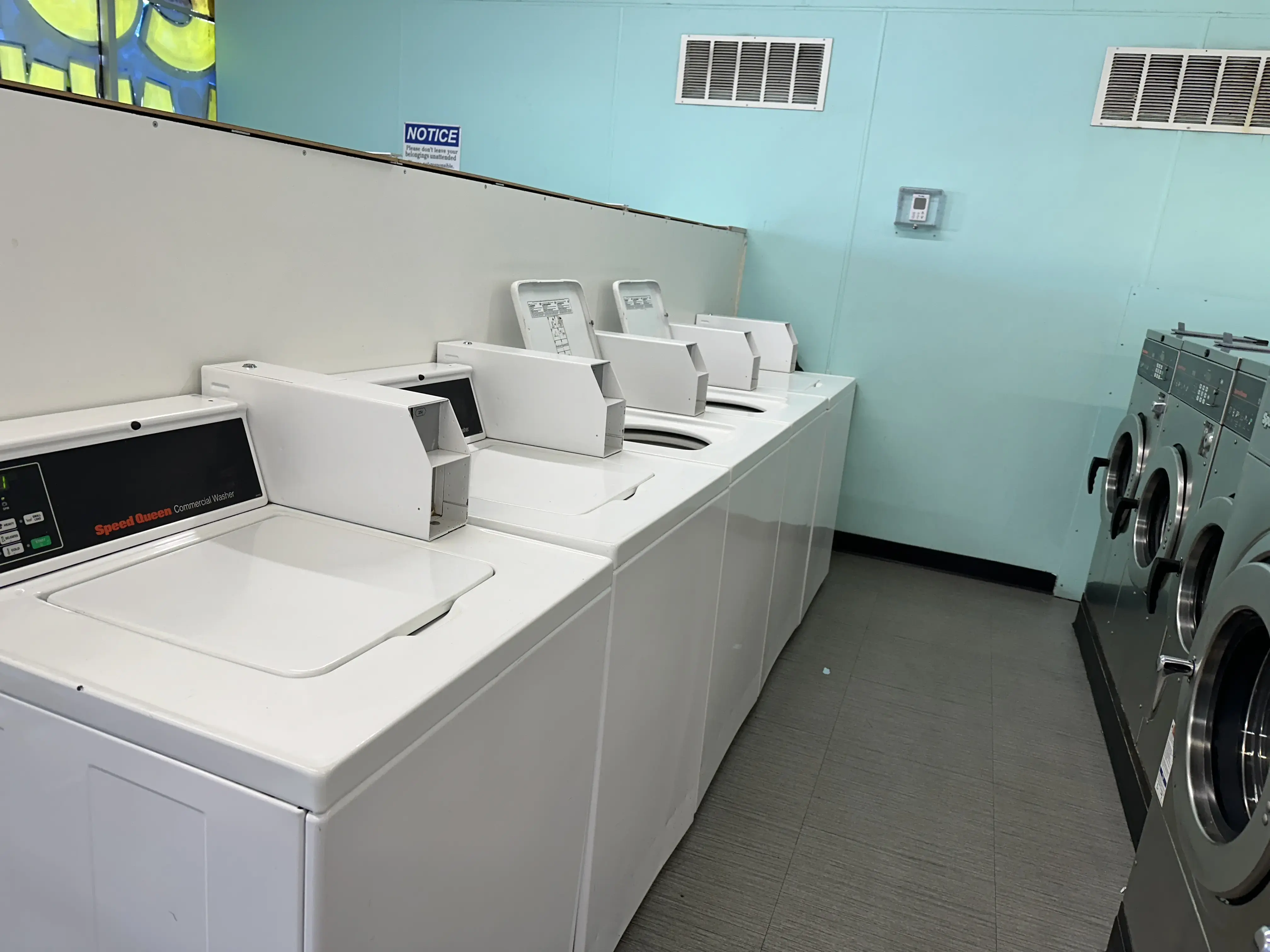 Wingfoot Laundromat thumbnail 8