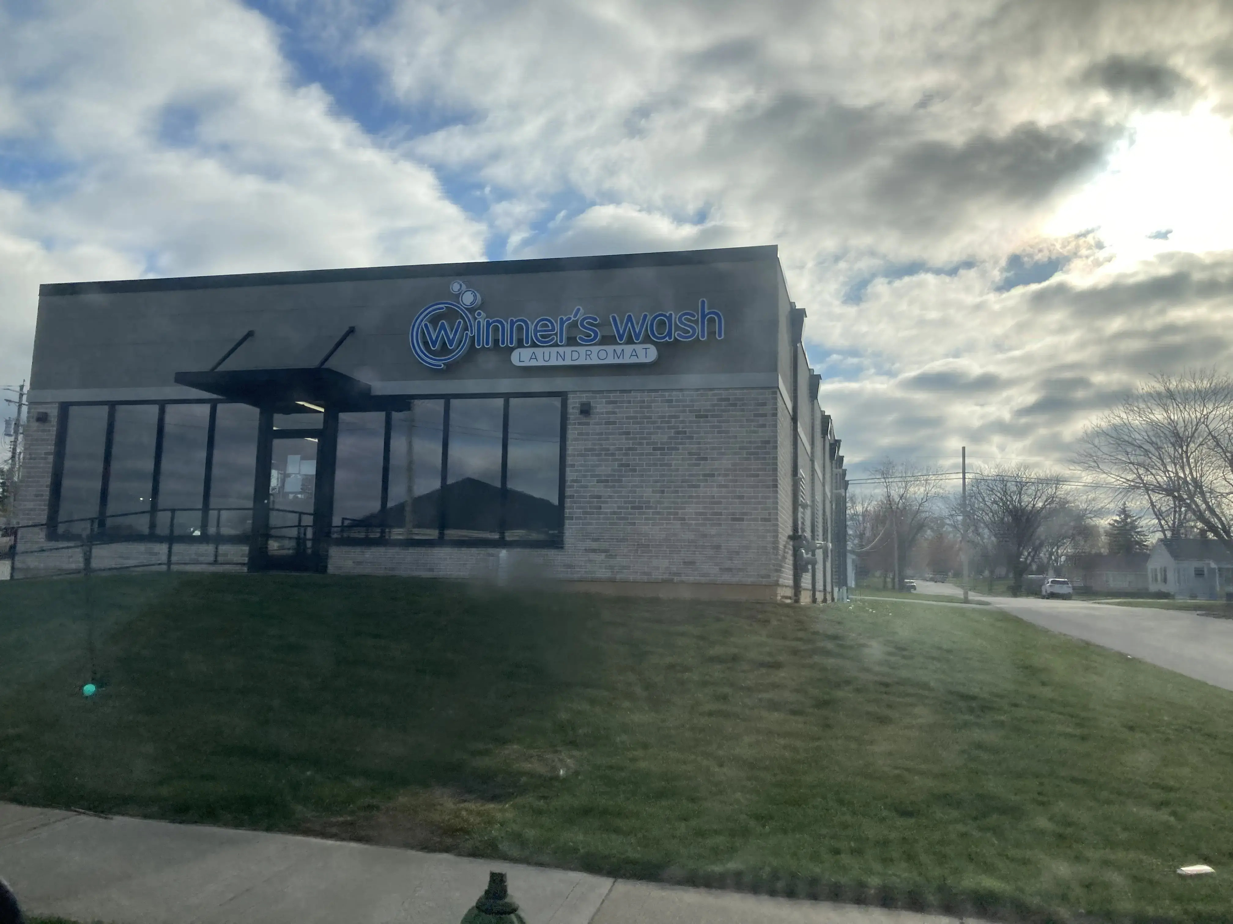 Winner’s Wash Laundromat - Image 6