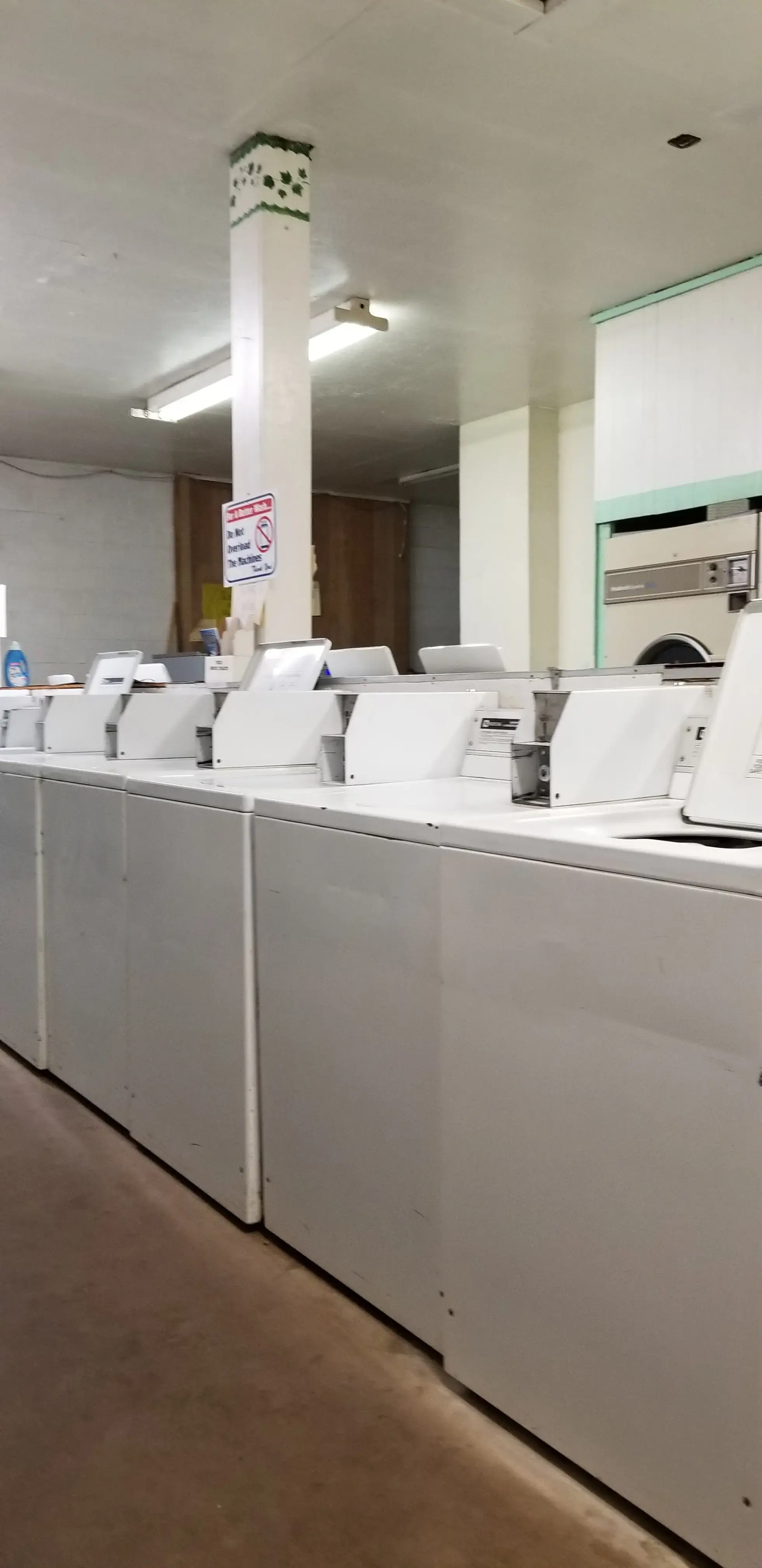 Winslow Laundry Center thumbnail 3
