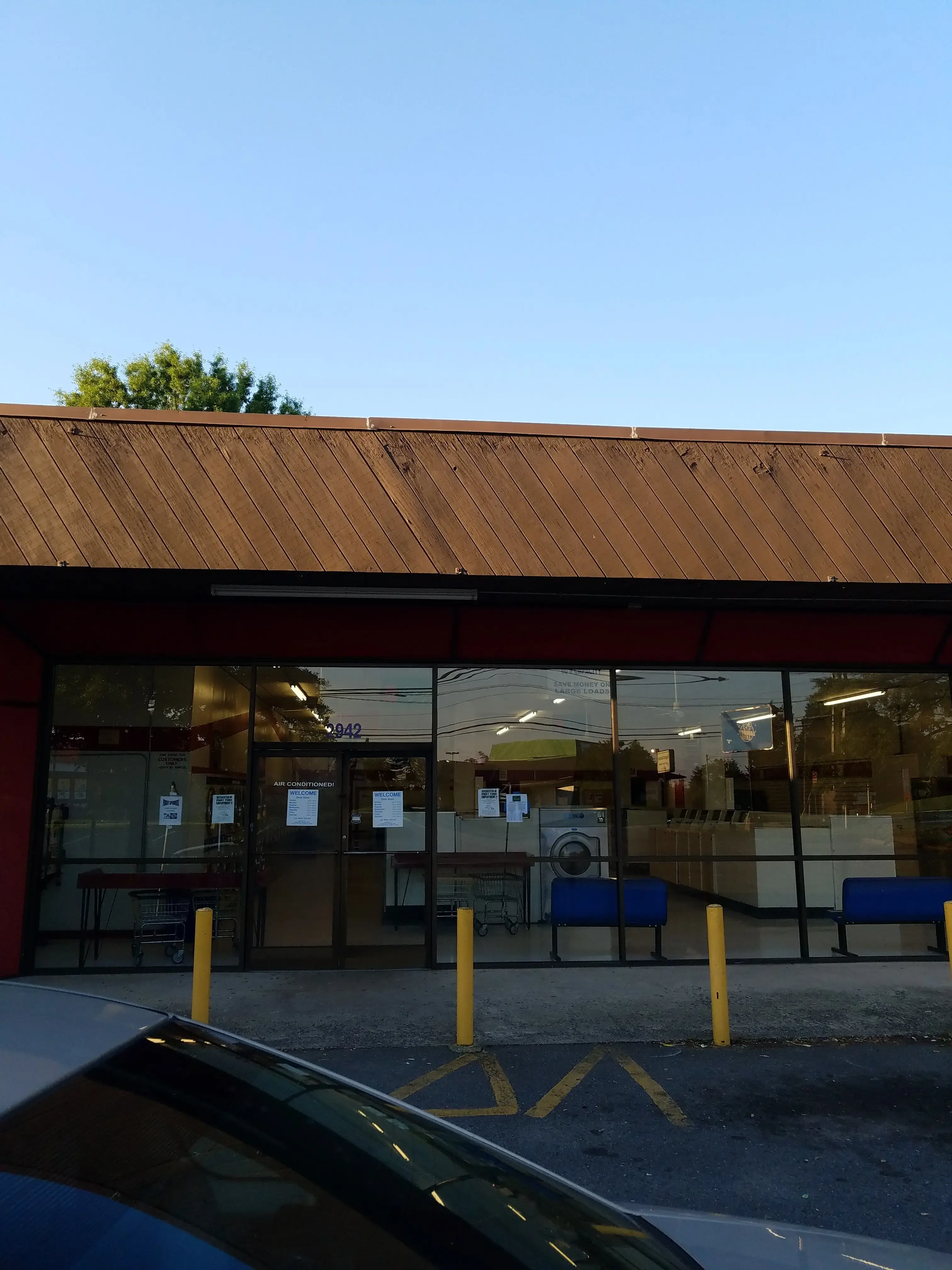 Winston-Salem Laundry Land Laundromat - Image 5