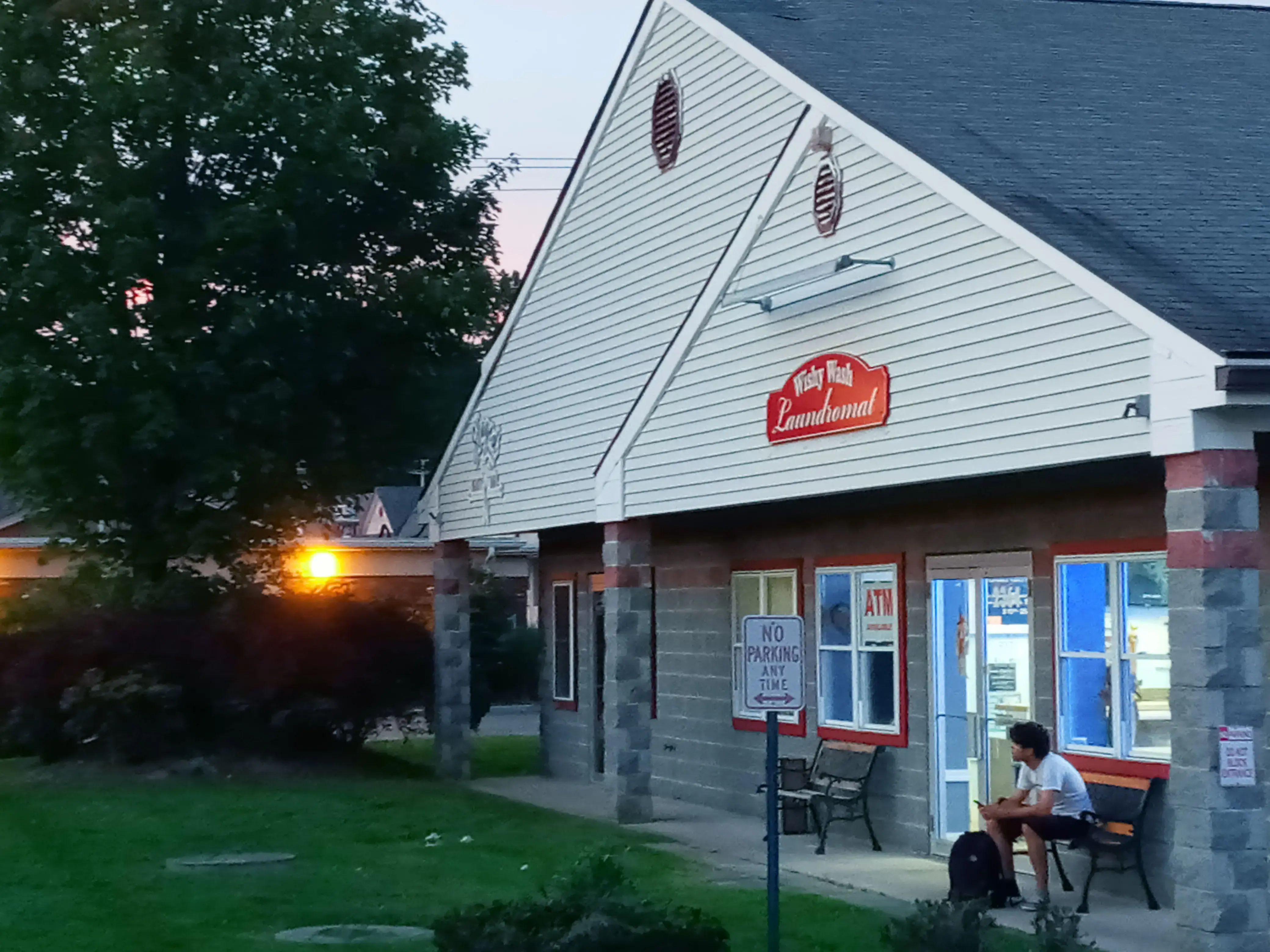 Wishy Wash Laundromat thumbnail 3