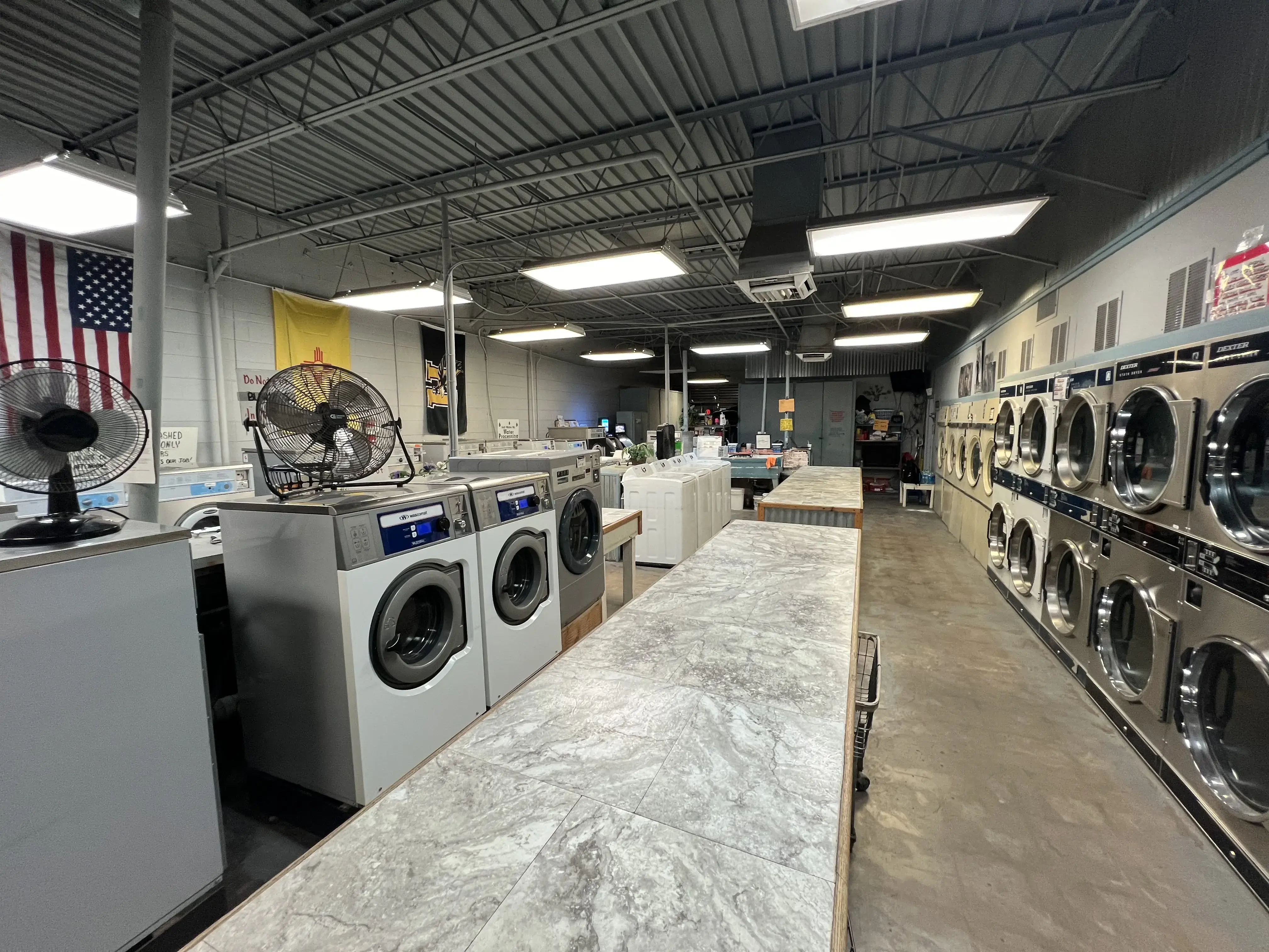 Wishy Washy Laundromat - Image 1