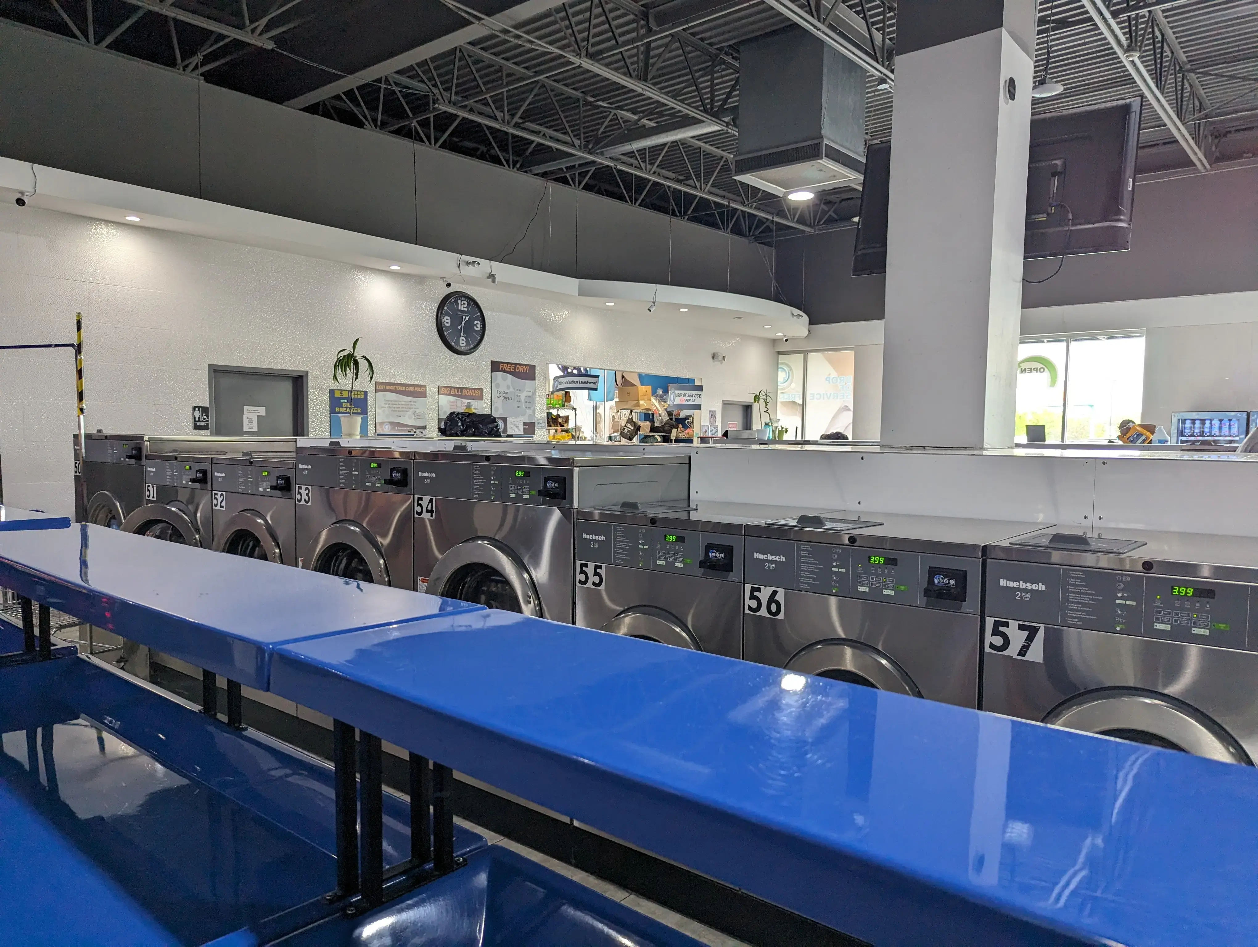 Wissinoming laundromat - Image 7